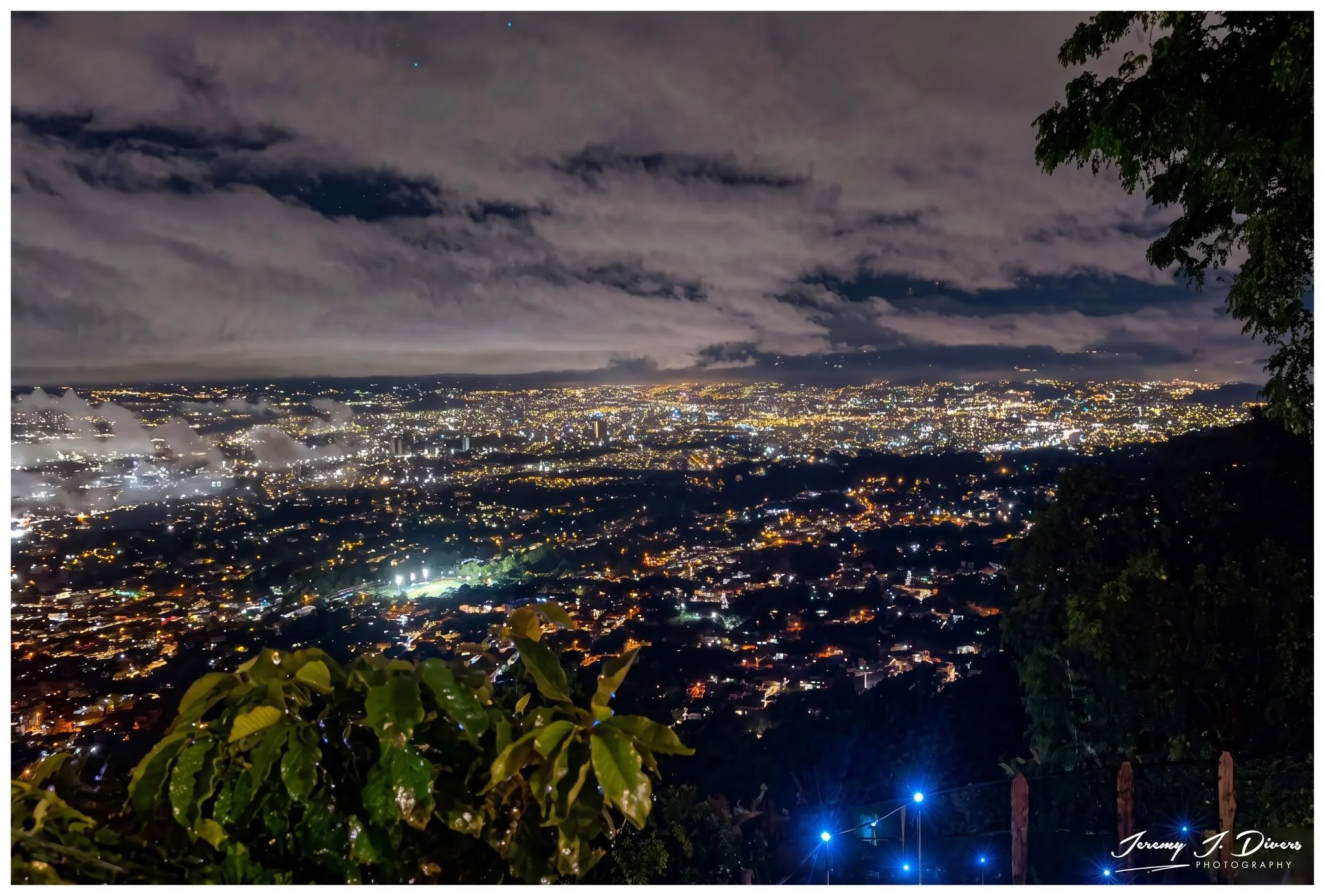 “City of Stars Beneath the Clouds” Restaurante Tiquicia, San José, Costa Rica