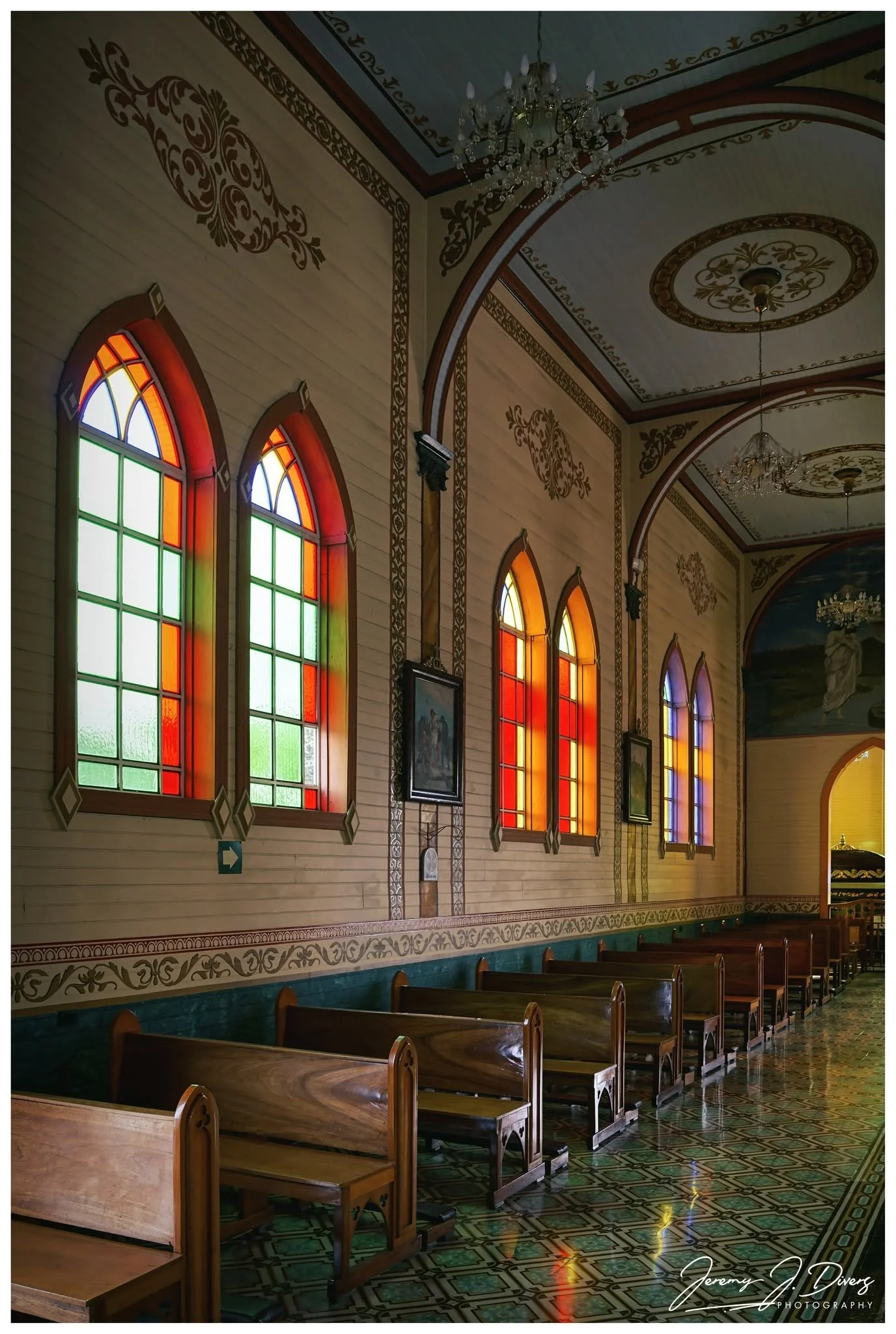 "Iglesia de Sarchí Norte Interior" (B) Zarcero, Costa Rica