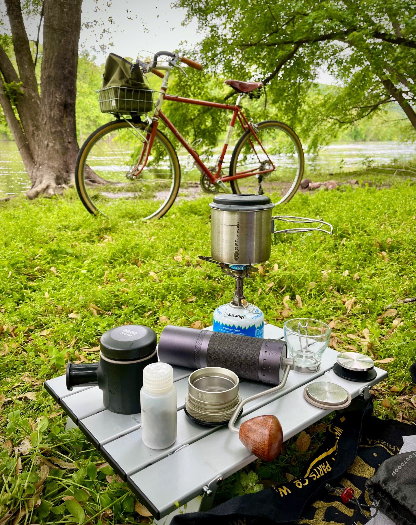 Another day. Another great coffee ride! Except today was espresso instead of coffee. But just like our coffee ride from the other day, it was the Costa Rica from our friends at @chocosombra And speaking of great rides, Mellow Velo will be running a c