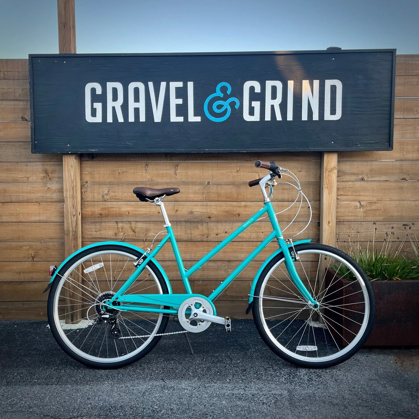 Cranksgiving just got a little bit better. But wait! What's Cranksgiving? Go visit @thebicycleescape for all the details. The short version is that it's a super fun scavenger hunt/bike ride/food drive to help stock our local food pantry for those in 