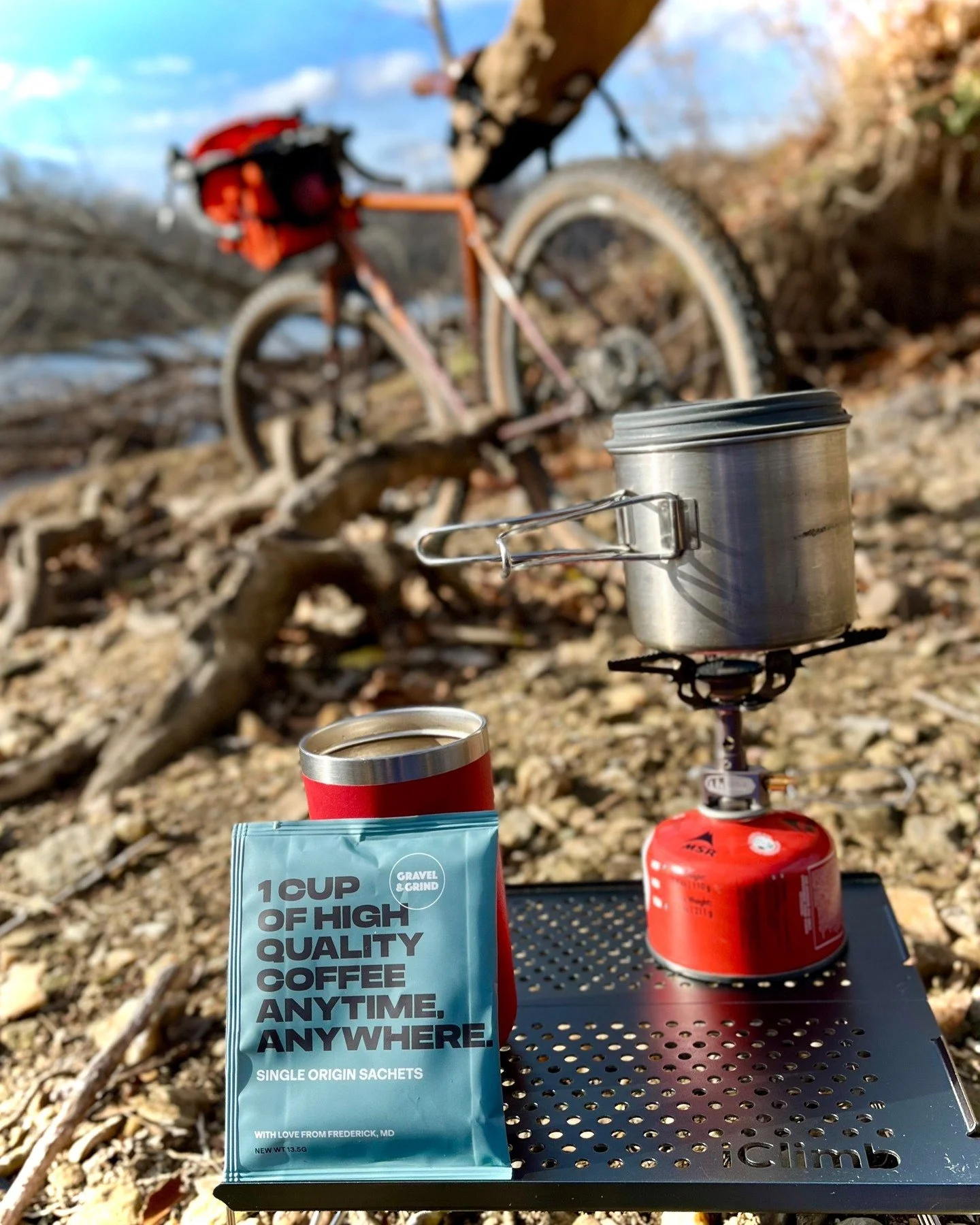 Just like the package says, you can make really good coffee, anytime and anywhere. All you need is some fresh hot water and the rest is easy. Go out and find your perfect spot and make yourself a perfect cup of coffee. They're available in the shop n
