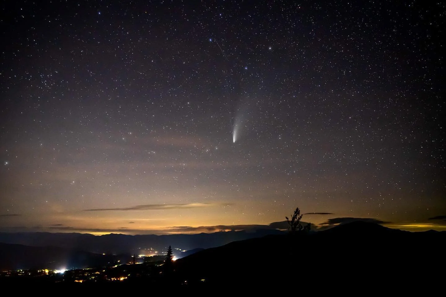 It has been such a pleasure watching NEOWISE pass slowly through our sky on its super long journey around the sun. 

Have a stellar ride homie, and give em&rsquo; another show the next time you come around! ✌️🌠

📍Ancestral Abenaki and Wabanaki land