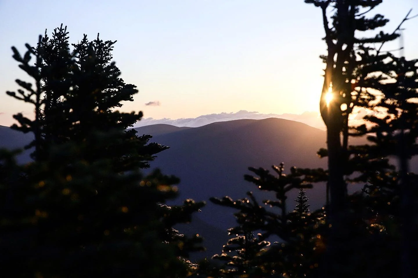 Last Saturday&rsquo;s Pemi-Loop was a wild ride, and I was fortunate to have had the sense to pack the 10lb hand-canon! 📸

The photos are together in a photo essay on our website, and we&rsquo;d love for you to check them out! (Link in bio)✌️❤️🏔

?