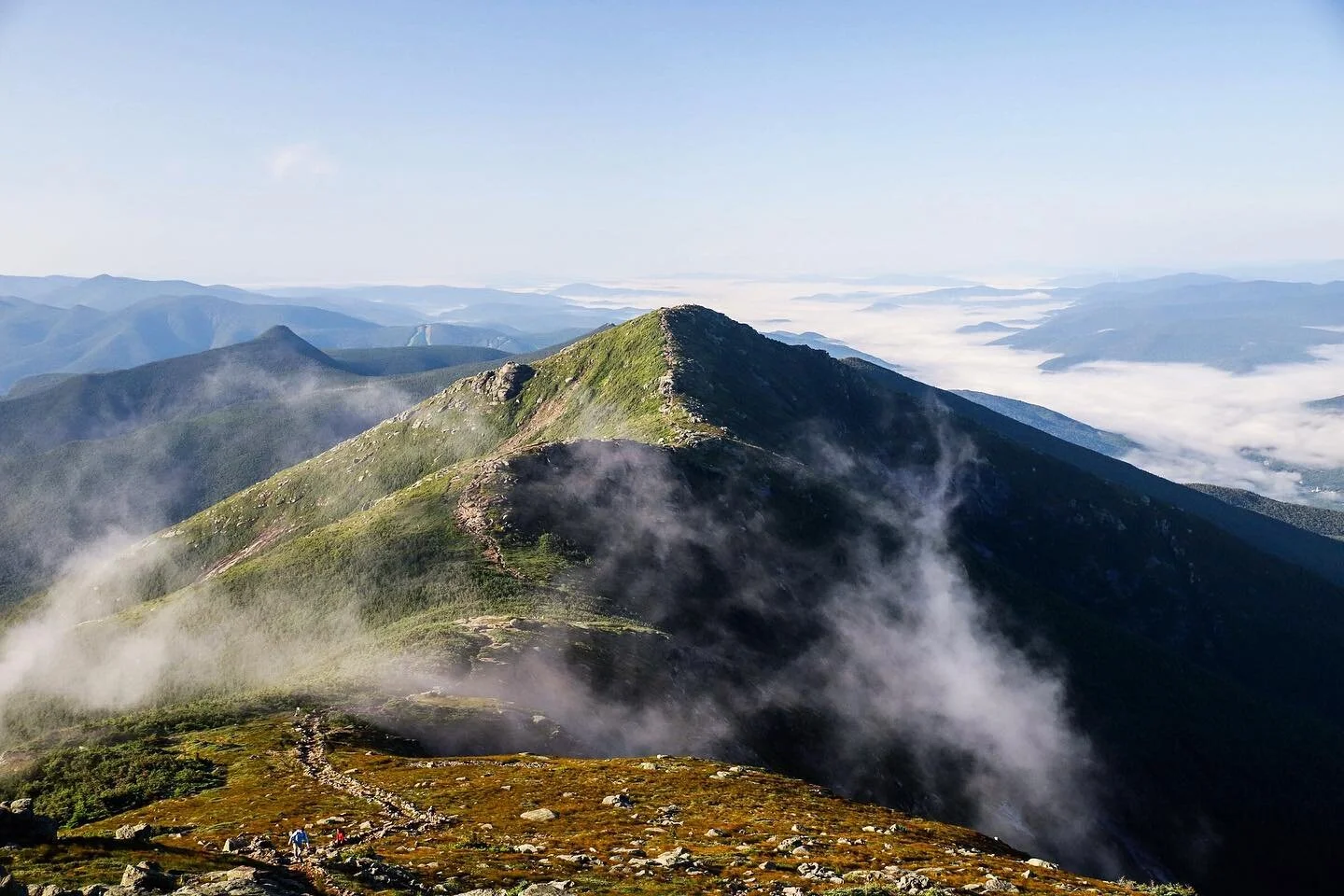 A really good one in the Pemigewasset Wilderness today 👌🏔

📍Ancestral Abenaki and Wabanaki land

#runthewhites #whitemountainsnh #whitemountains #wmnfhikers #hikingwmnf #franconiaridge #sunrise #pemiloop