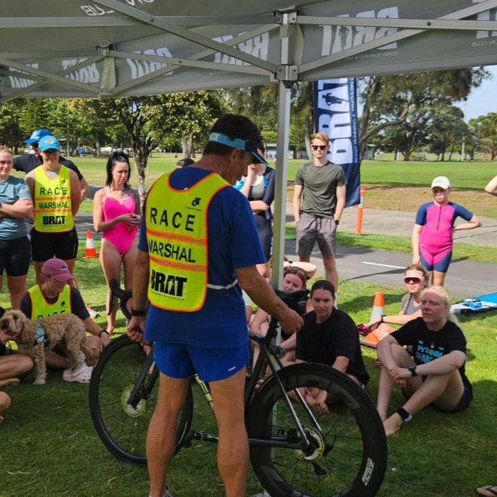 The BRAT Women's Triathlon at Heffron Park was a fantastic day featuring bike maintenance tips, races for kids and adults, and cheers from families, friends, and even dogs! 🐶 Thanks to our friends from @imovephysiotherapy for offering some saught af