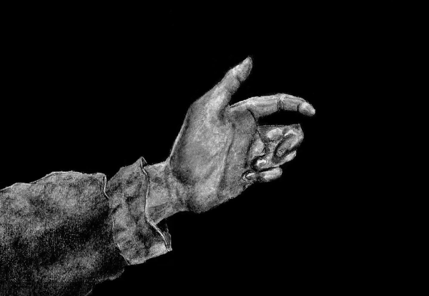 Reduction technique, detailed back in with some fun charcoal moves ✍️
.
.
.
.
.
.
#art #womenartists #blog #charcoal #eraser #shading #drawing #boston