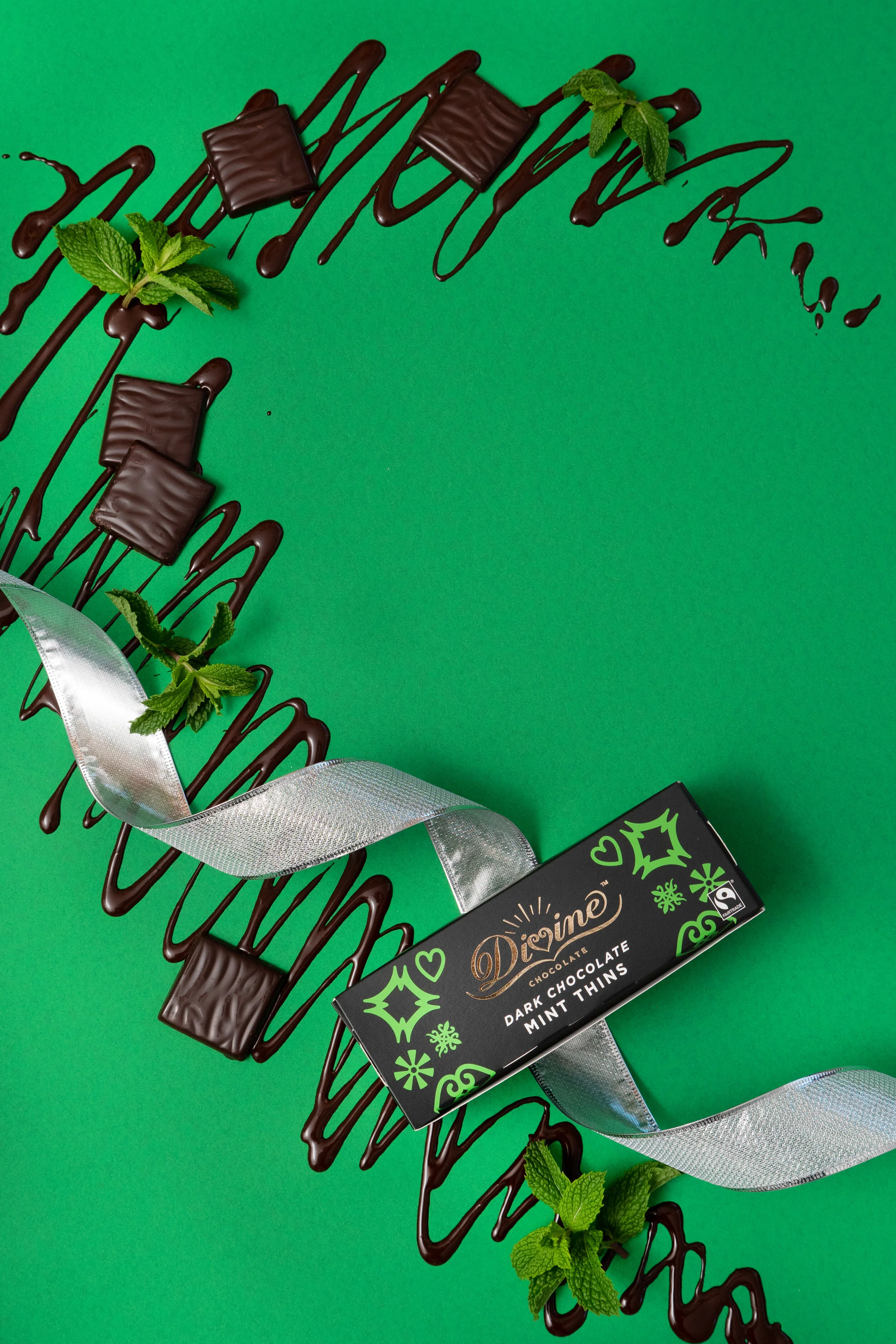 Divine_MintCaramelThins_BrandedVertical1.jpg