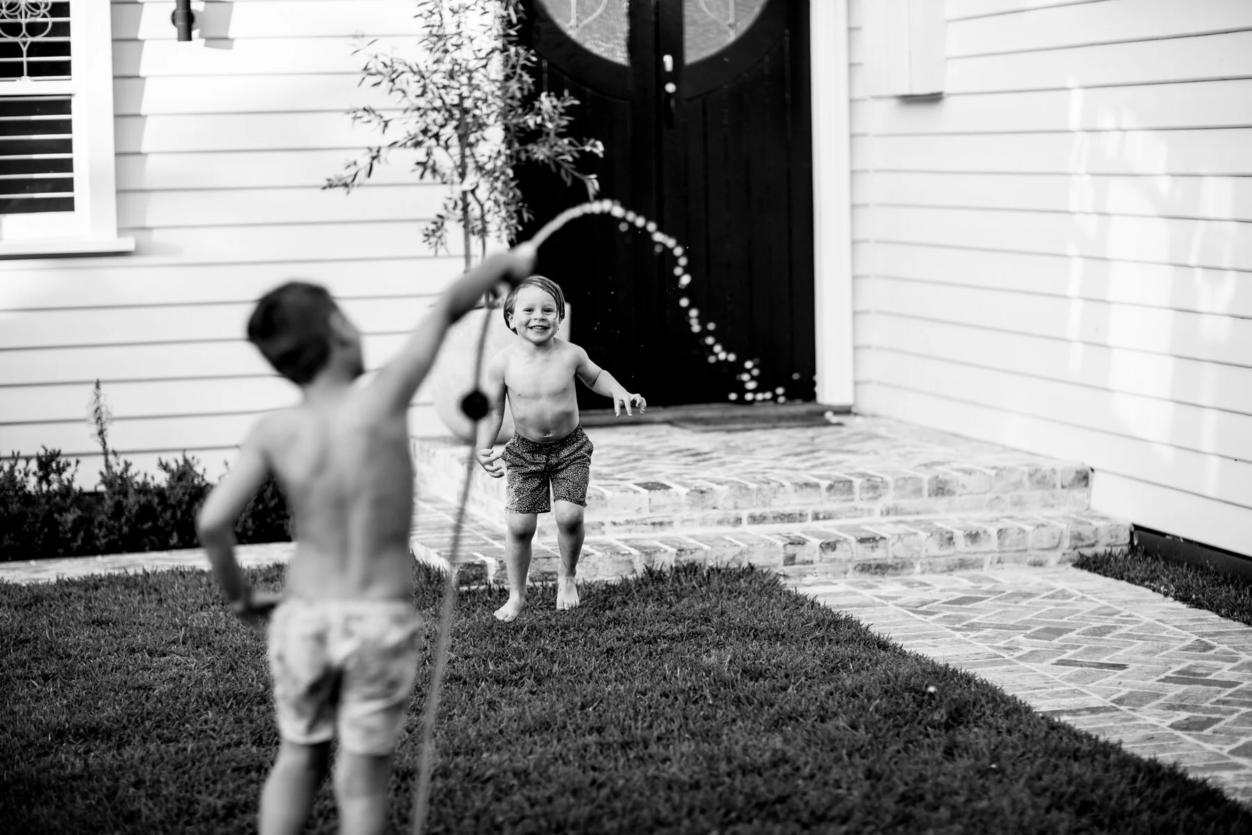 Frankie and Luca, Water fight, Family Shoot, Melbourne