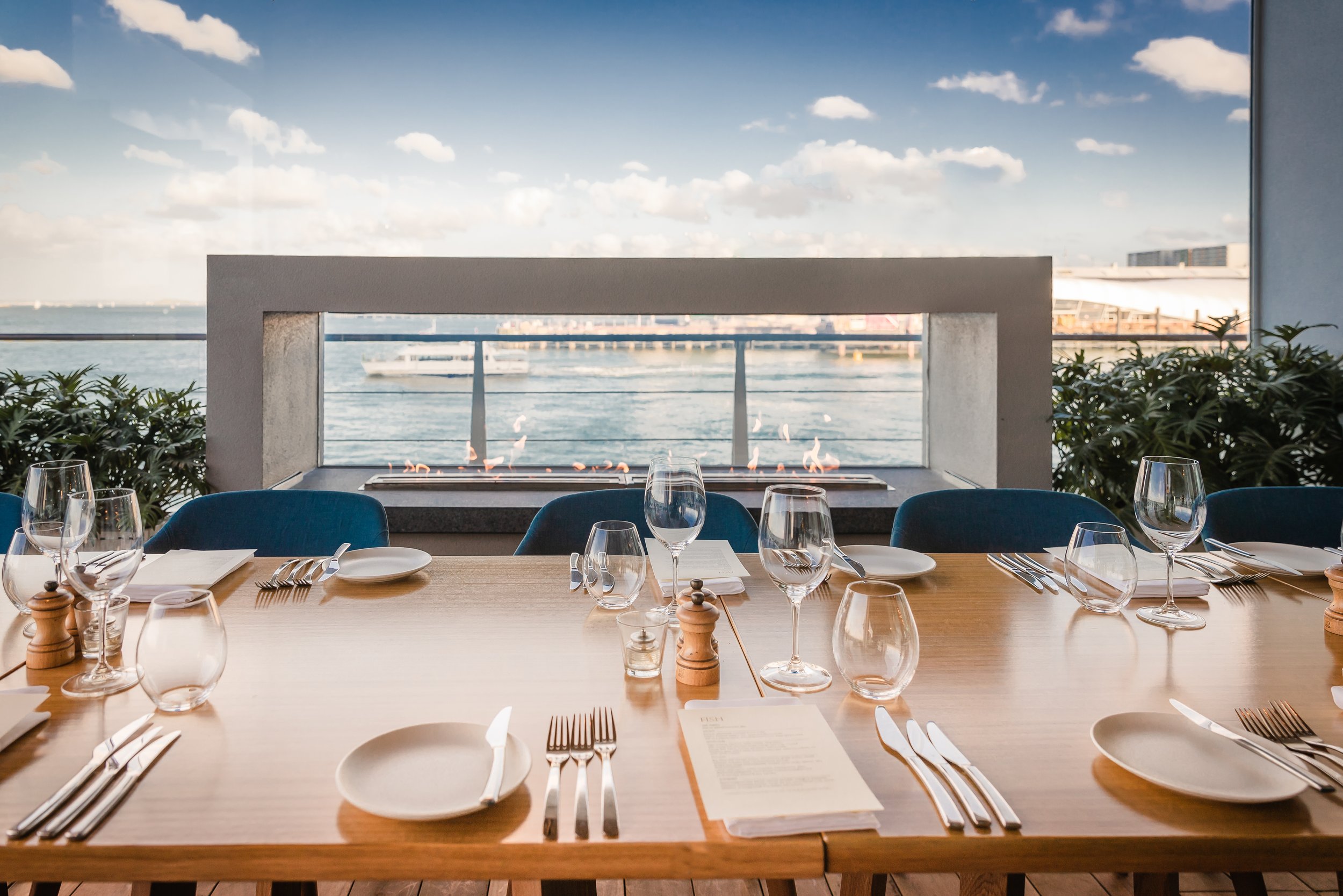 Dining_with_views_of_Waitemata_Harbour.jpg