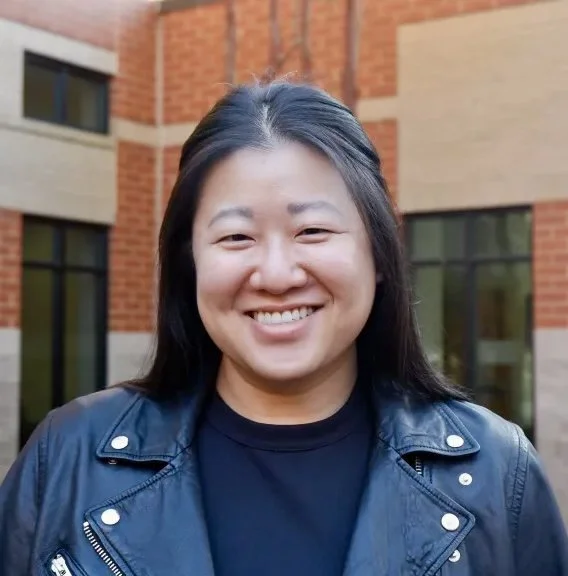 Lau, Dorothy-headshot.jpeg