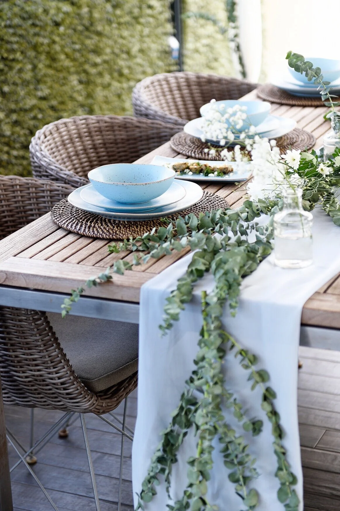 3 Tips for a Mediterranean Table Setting