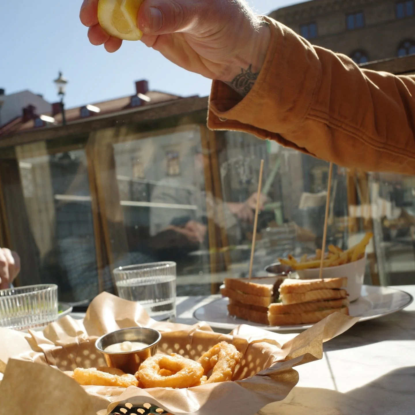 Fredag &amp; l&ouml;rdag sl&aring;r vi upp d&ouml;rrarna!

H&auml;ng p&aring; l&aring;set s&aring; ses vi p&aring; Havsbaren🍻