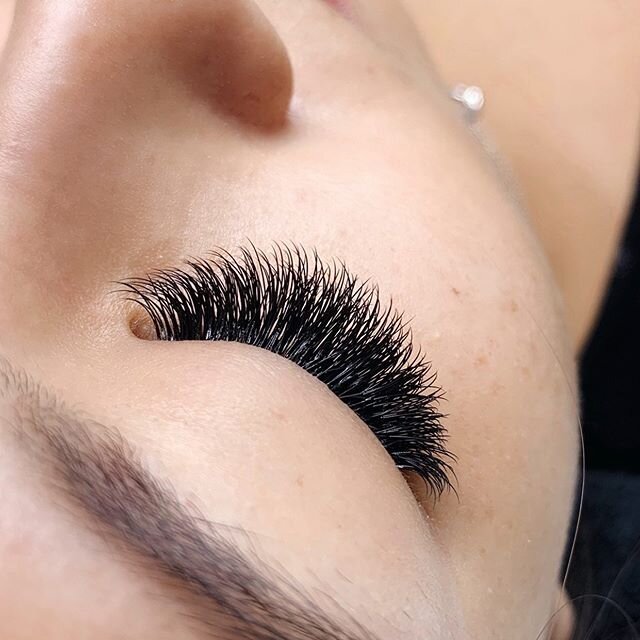 Are you ready for the Holidays? Appointments filling fast for the Holidays, make sure you don&rsquo;t wait to last minute to book your appointment! &lsquo;&lsquo;Tis the season for beautiful lashes and celebrating! 🥂🍾
Tag someone who needs to treat