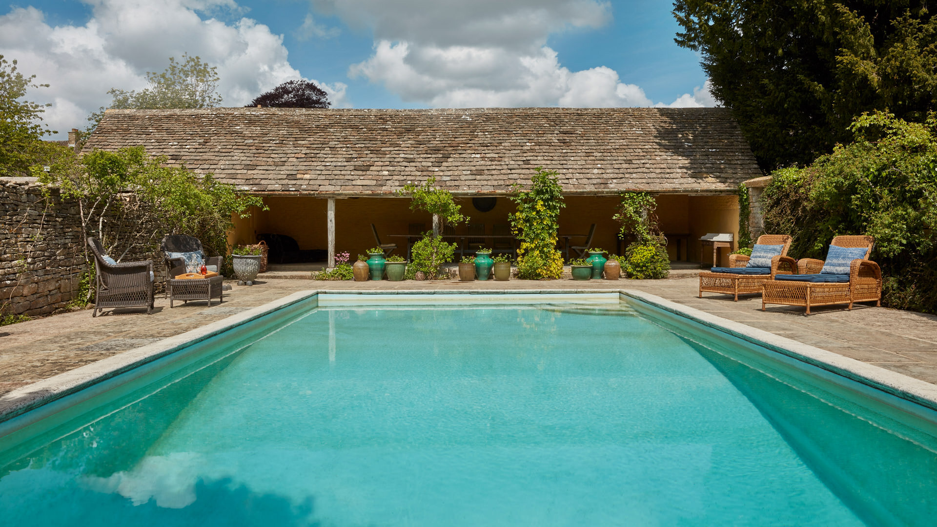 manor-farm-Sapperton-walled-swimming-pool.jpg