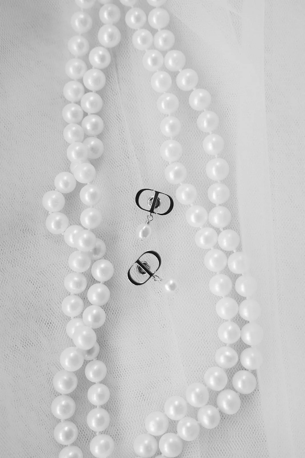 Bride getting ready with bridesmaids at Millbrook Resort Queenstown