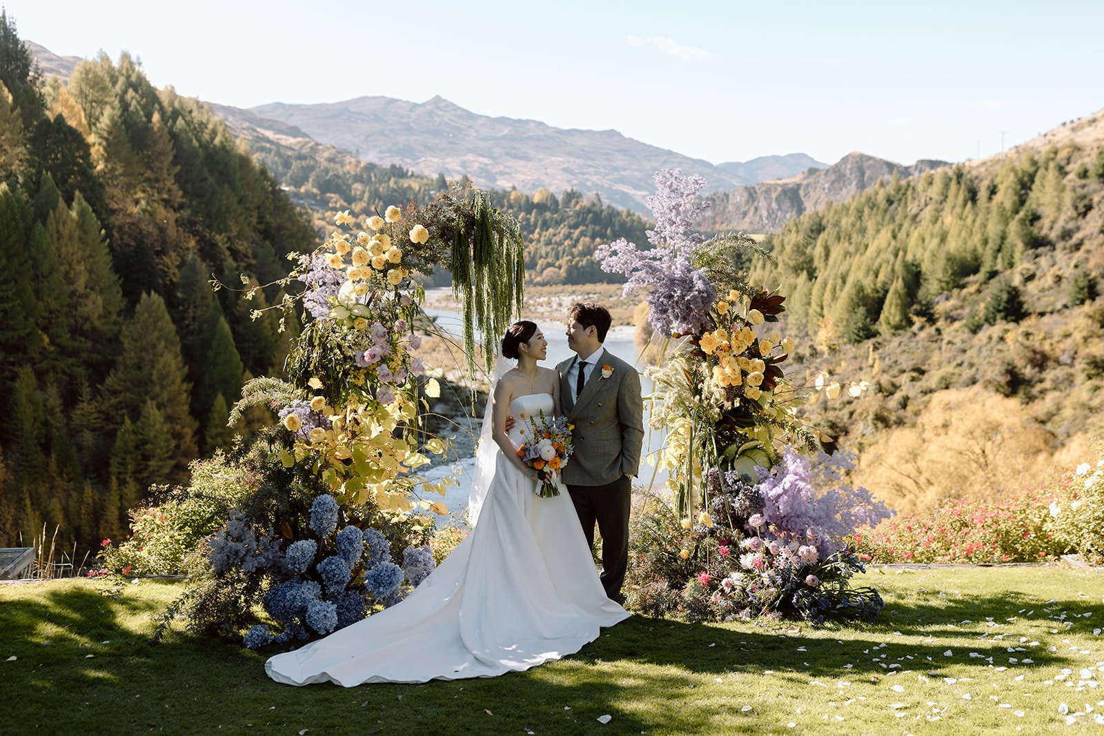 Asymmetric Arches surrounded by greenery and floral 4.jpg