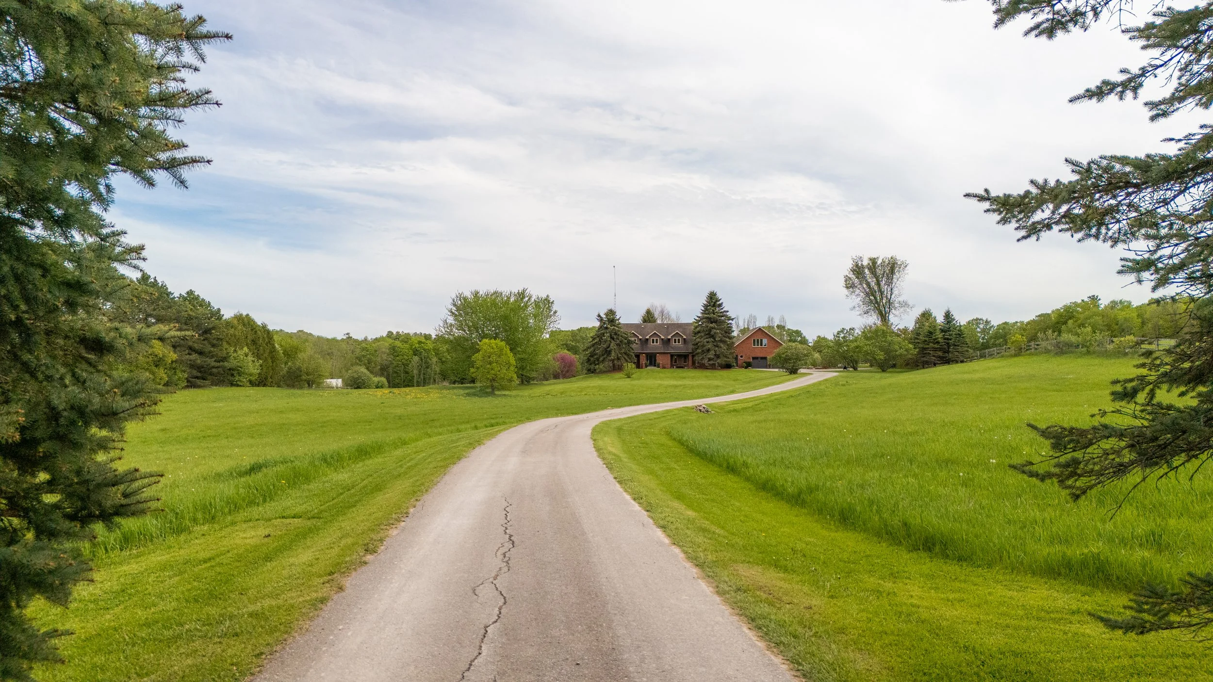 25-  7995 19th Sideroad - Schomberg - Modern Movement Creative Inc - PHOTOG- Mitch Hubble - May 21, 2026.jpg