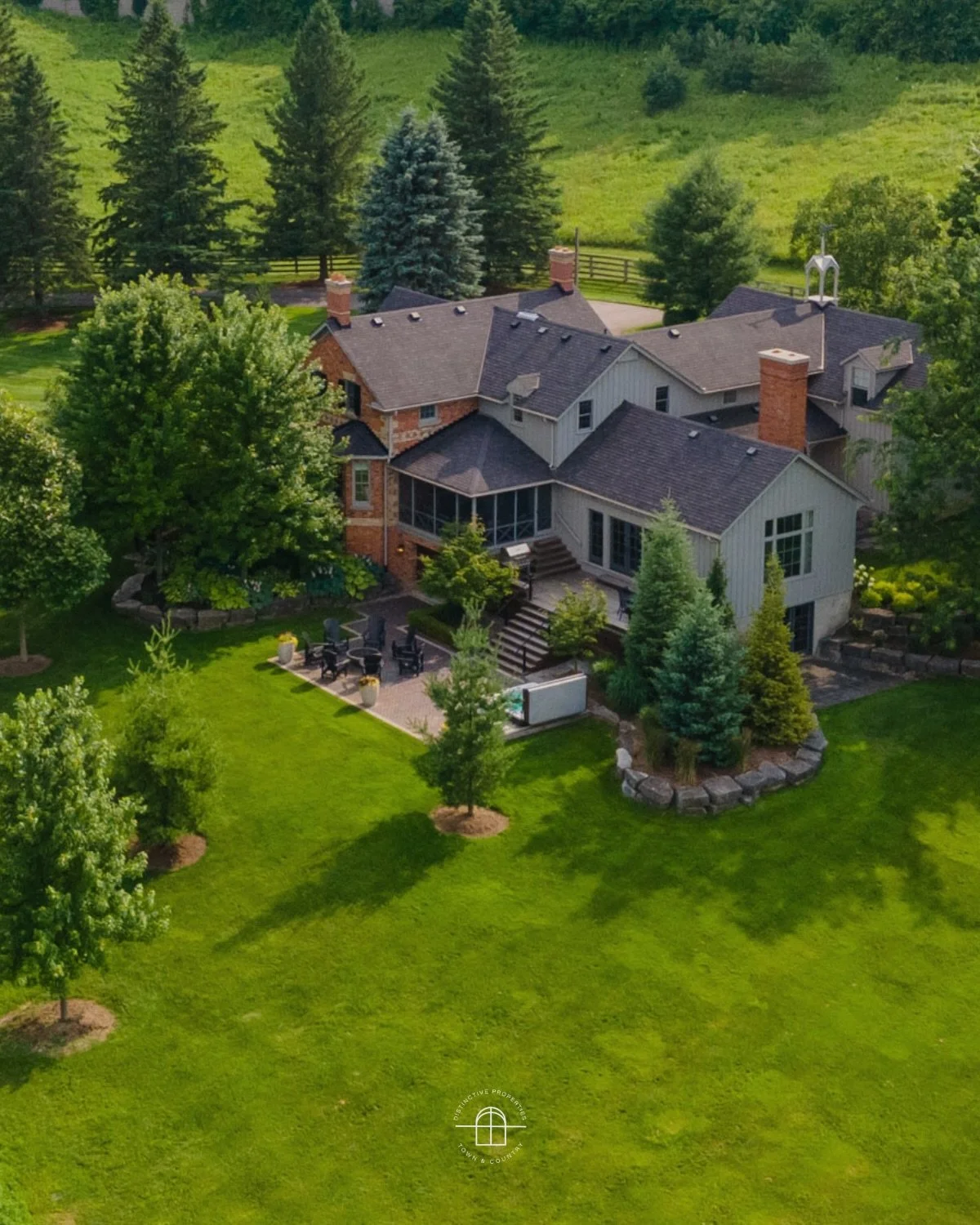 Green Acres Farm ✨🌲908 Vandorf Sideroad, Aurora, ON📍

More about this property: 

This private 12 acre estate sits on one of Aurora&rsquo;s last remaining large acreage properties and is offered at a price that represents outstanding value in today
