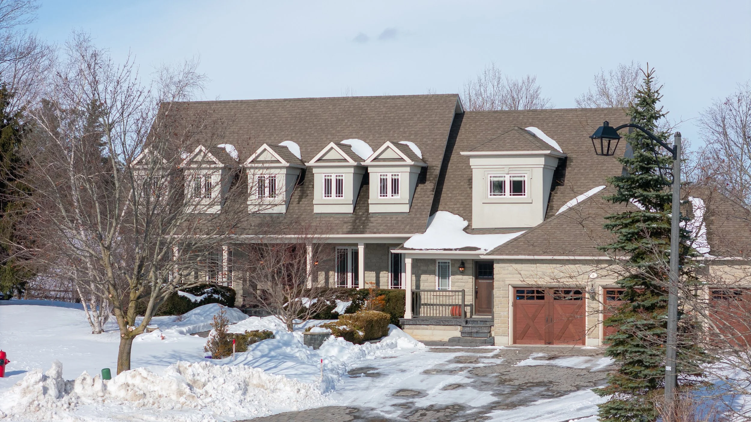 9 BLACK COURT, AURORA, ON