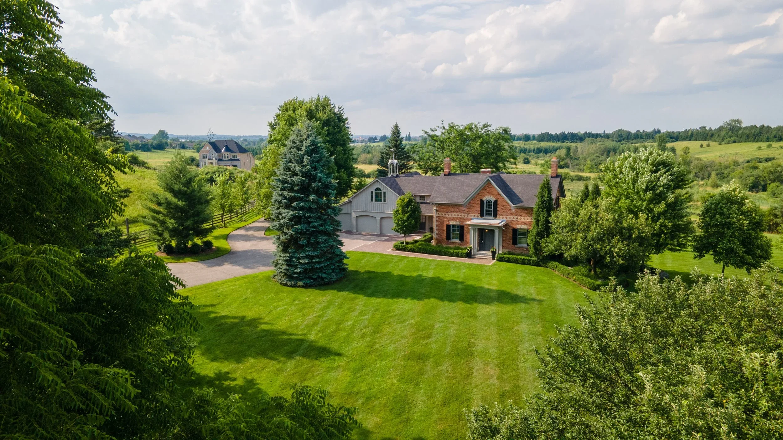 908 VANDORF SIDEROAD, AURORA, ON 