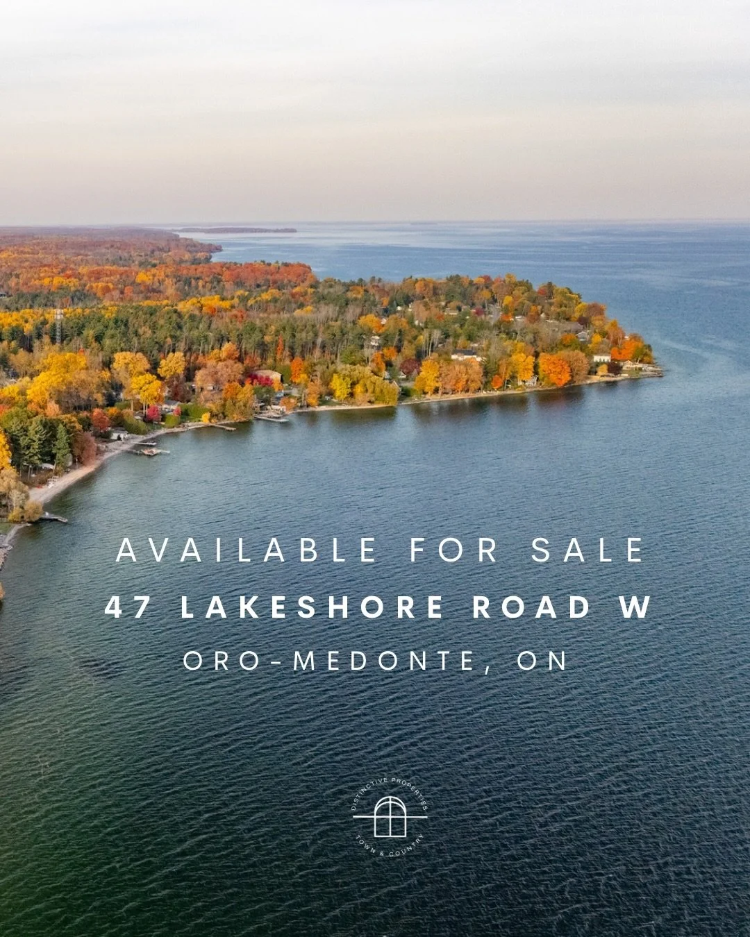 47 Lakeshore Road West, Oro-Medonte 🍂

Cottage living, just steps from the lake.

Set on a large private lot in a quiet waterfront community, this charming bungalow offers an easy, relaxed lifestyle with deeded lake access just a short walk away. Sp