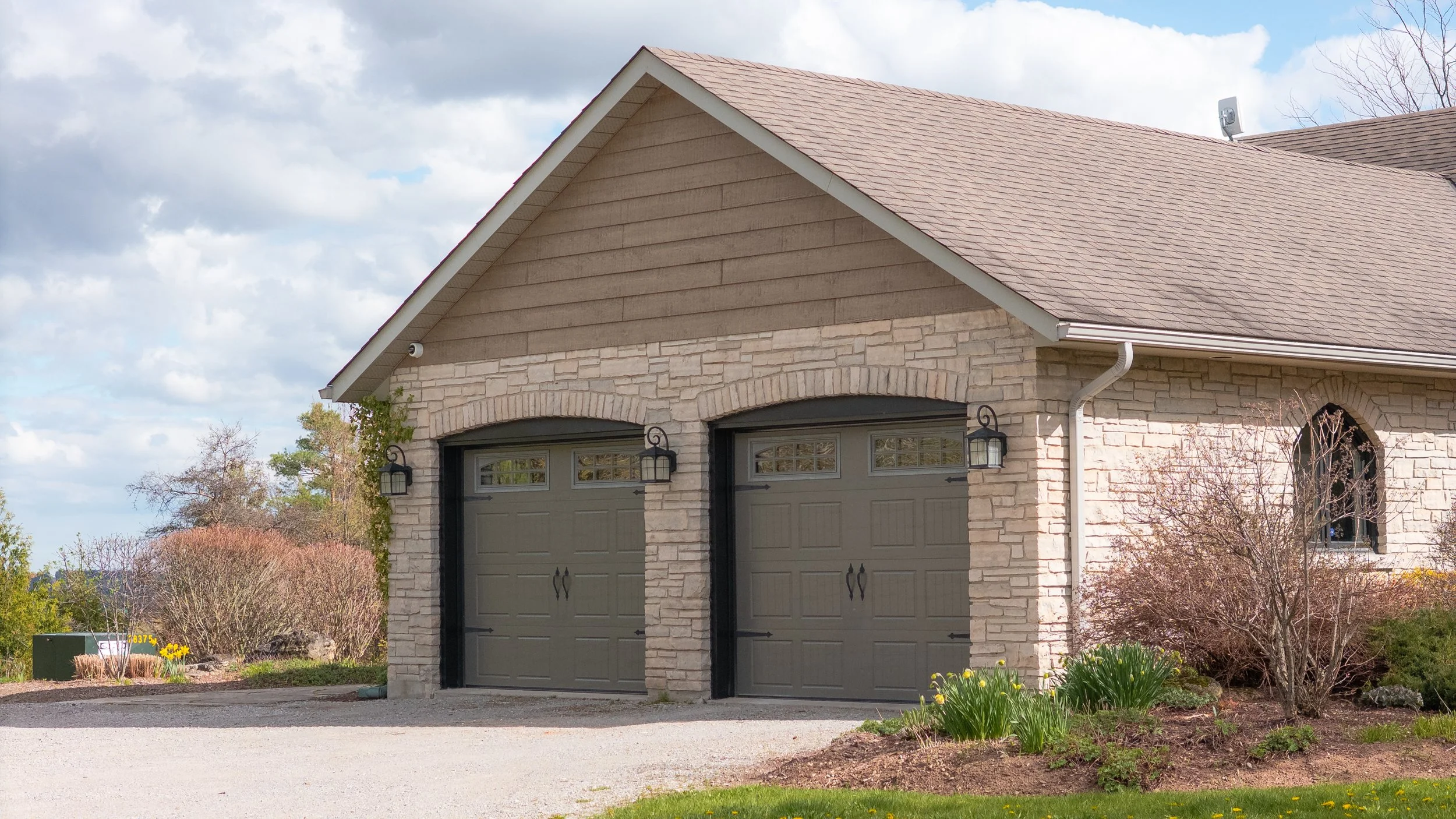 14- 286364 10th Sideroad - Mono - Modern Movement Creative Inc - PHOTOG- Mitch Hubble - May 12, 2026.jpg