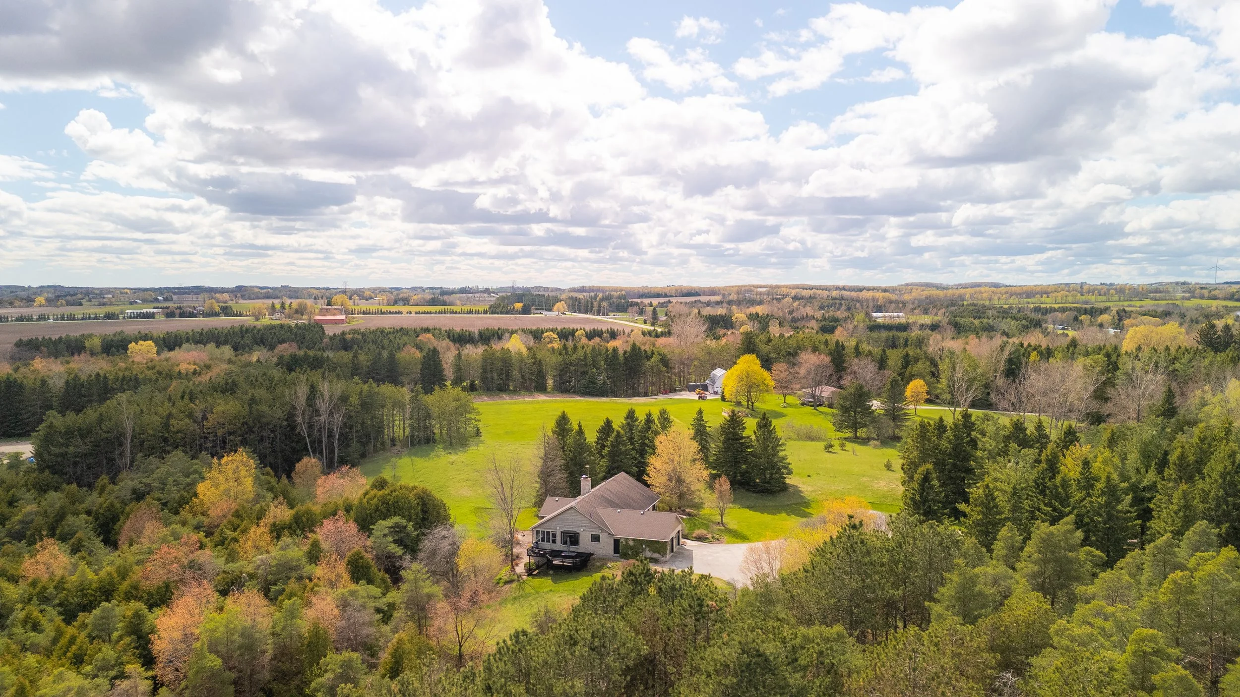8- 286364 10th Sideroad - Mono - Modern Movement Creative Inc - PHOTOG- Mitch Hubble - May 12, 2026.jpg