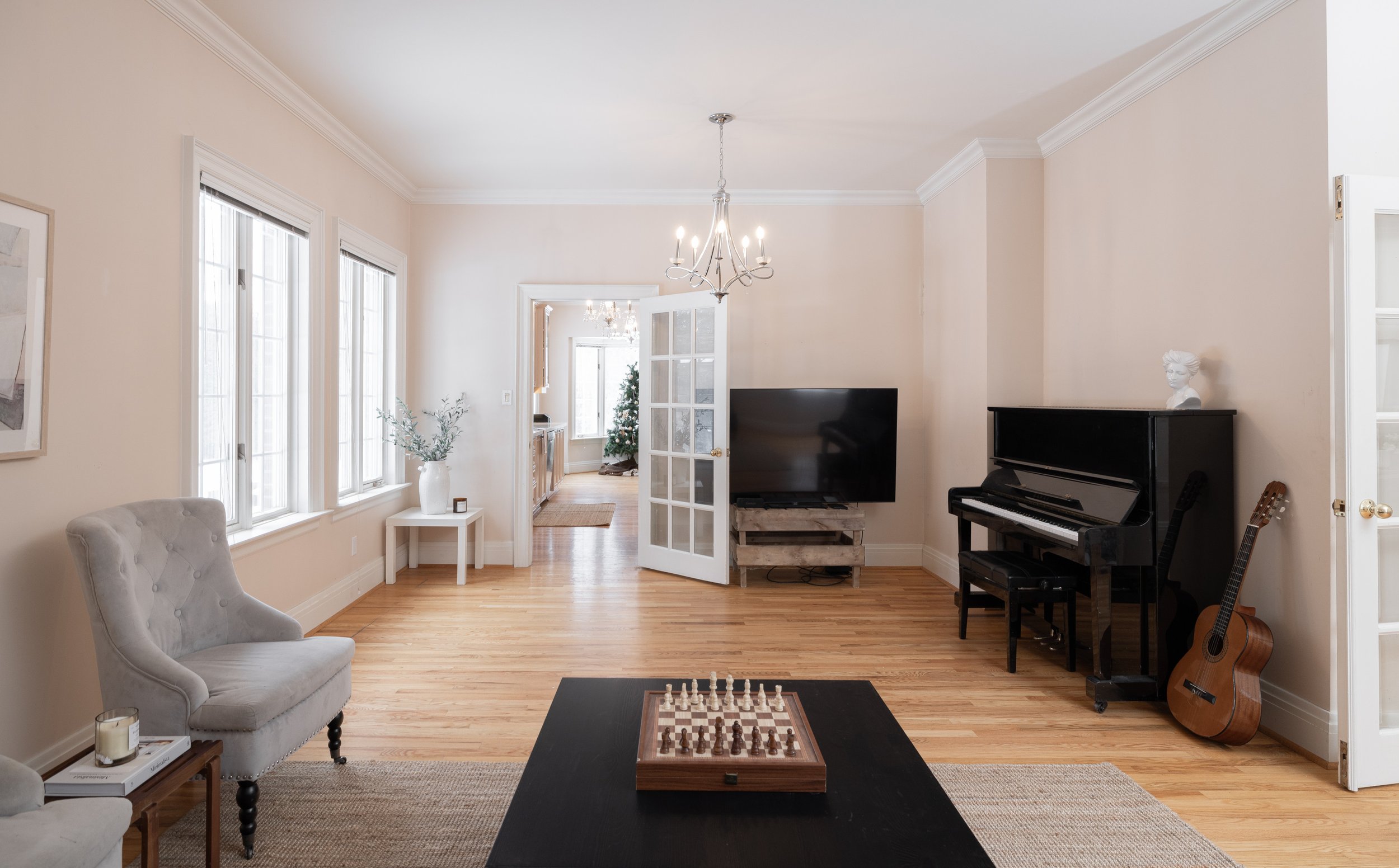 5- 21455 Warden Ave - East Gwillimbury - Modern Copyright- Movement Creative Inc - PHOTOG- Mitch Hubble - December 17, 2025.jpg