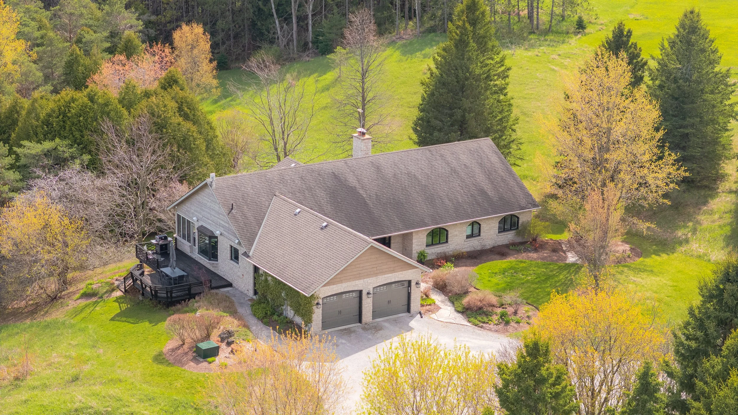 9- 286364 10th Sideroad - Mono - Modern Movement Creative Inc - PHOTOG- Mitch Hubble - May 12, 2026.jpg