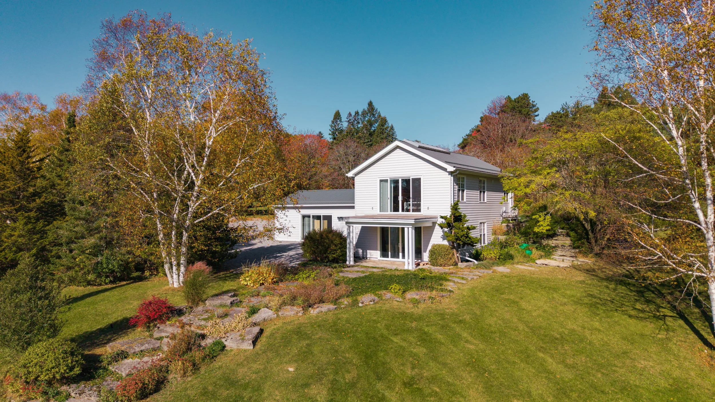 14- 983 19th Sideroad - King - Modern Movement Creative Inc - PHOTOG- Mitch Hubble - October 19, 2026.jpg