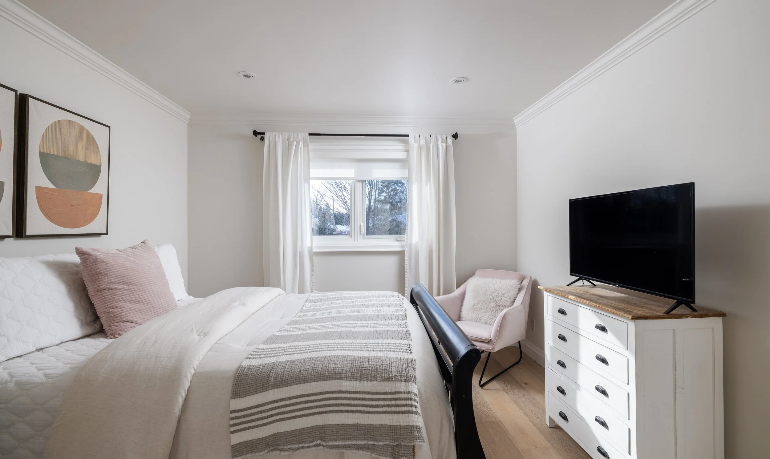 9- 55 Parnham - Sharon - Modern Movement Creative Inc - PHOTOG- Mitch Hubble - February 24, 2026.jpg