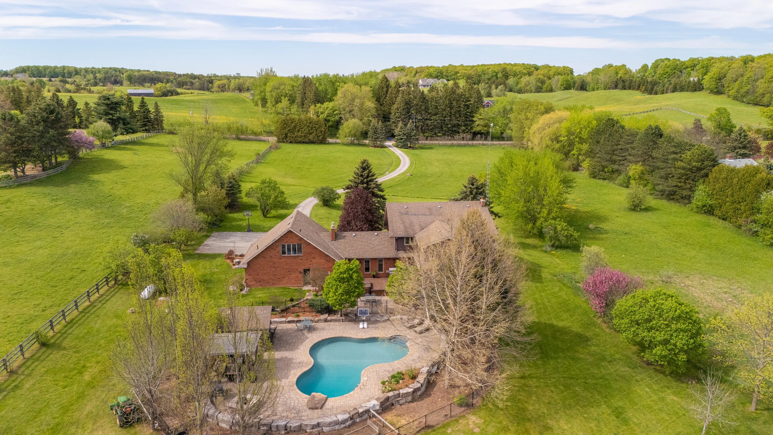 7-  7995 19th Sideroad - Schomberg - Modern Movement Creative Inc - PHOTOG- Mitch Hubble - May 21, 2026.jpg