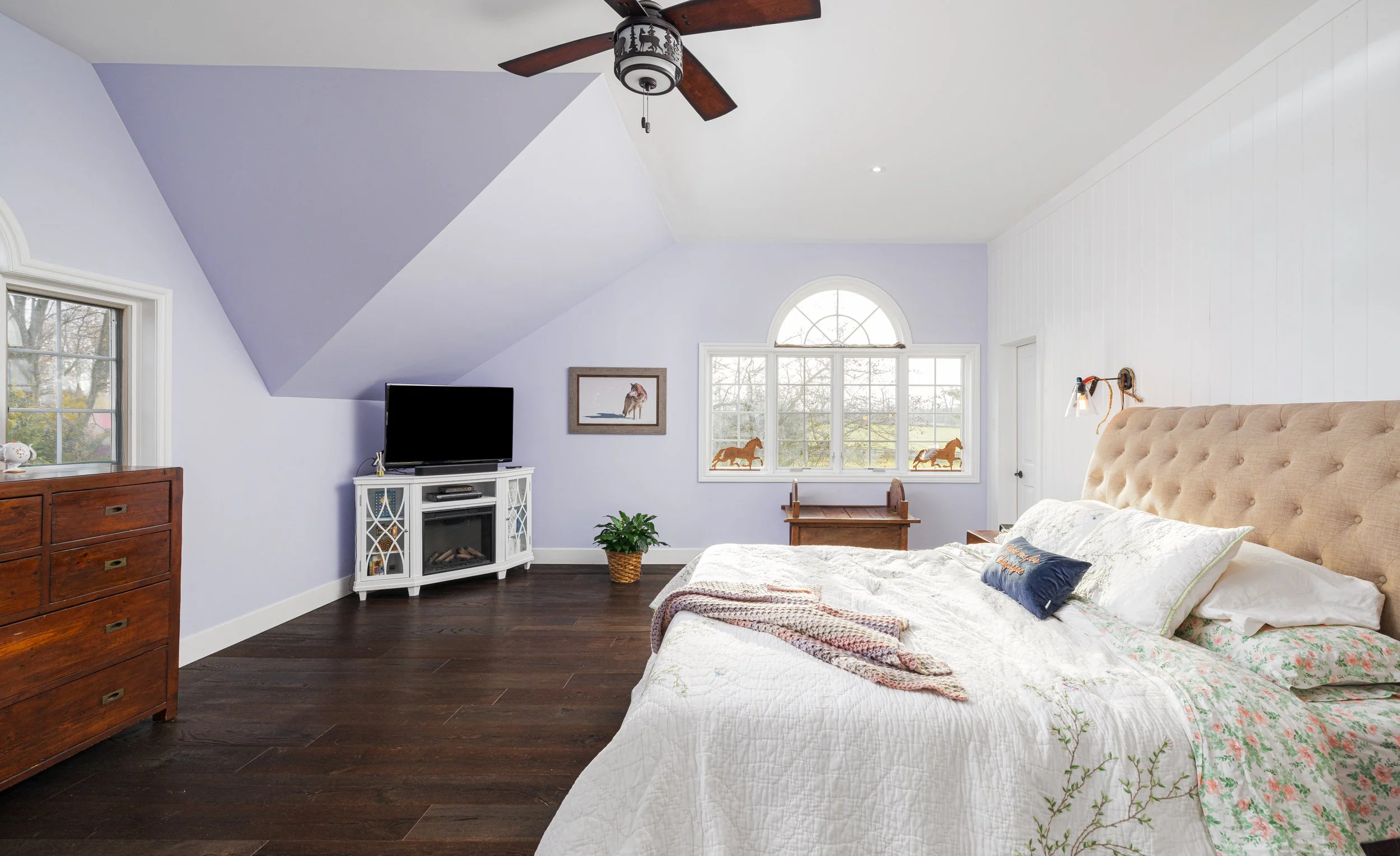 24- 5228 1ST LINE - ERIN - PHOTO- Mitch Hubble - Modern Movement Creative -November 24, 2025 .jpg