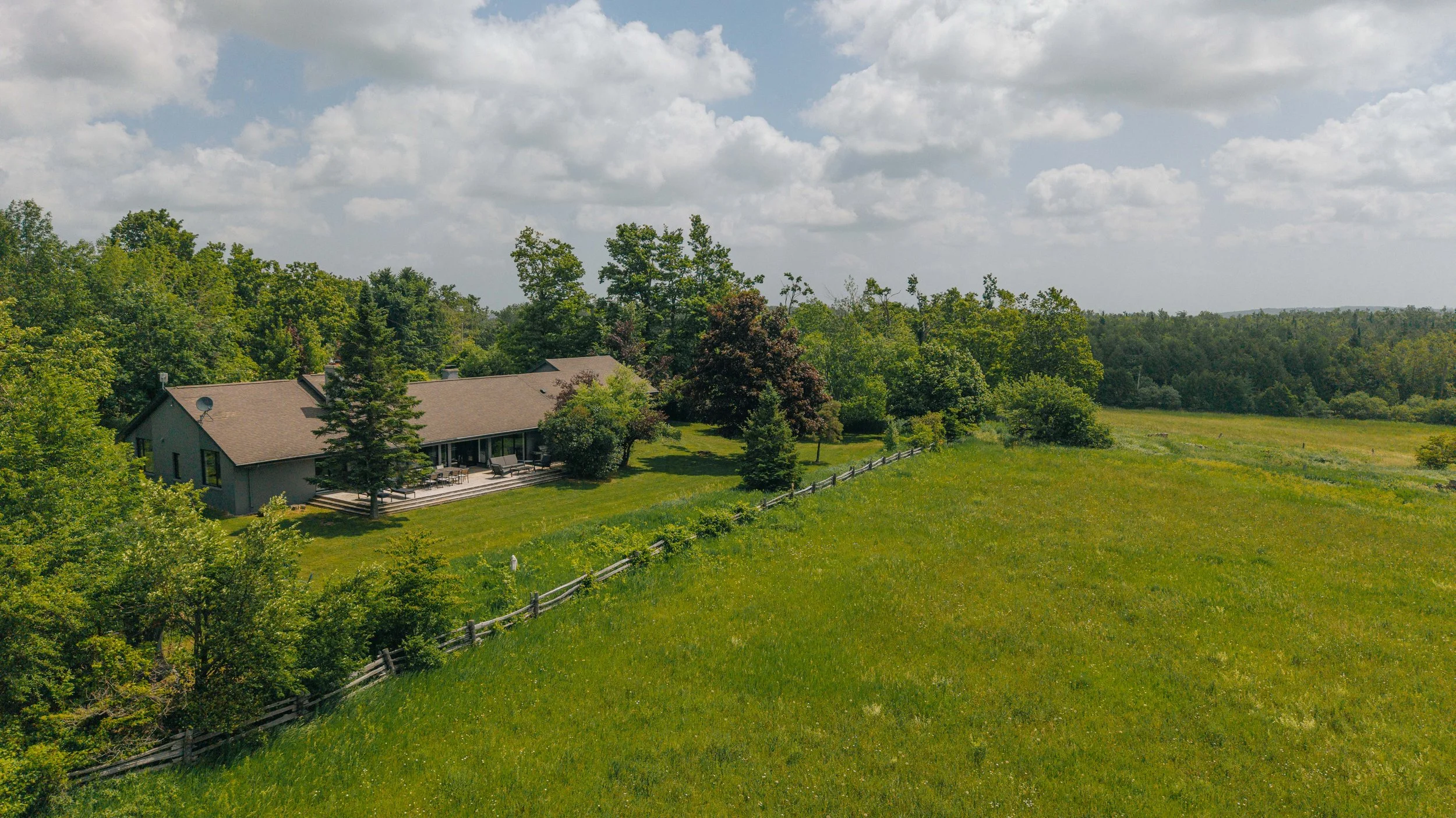 75- 2726 Concession 10 - Glen Huron - Modern Movement Creative Inc - PHOTOG- Mitch Hubble - July 01, 2026.jpg