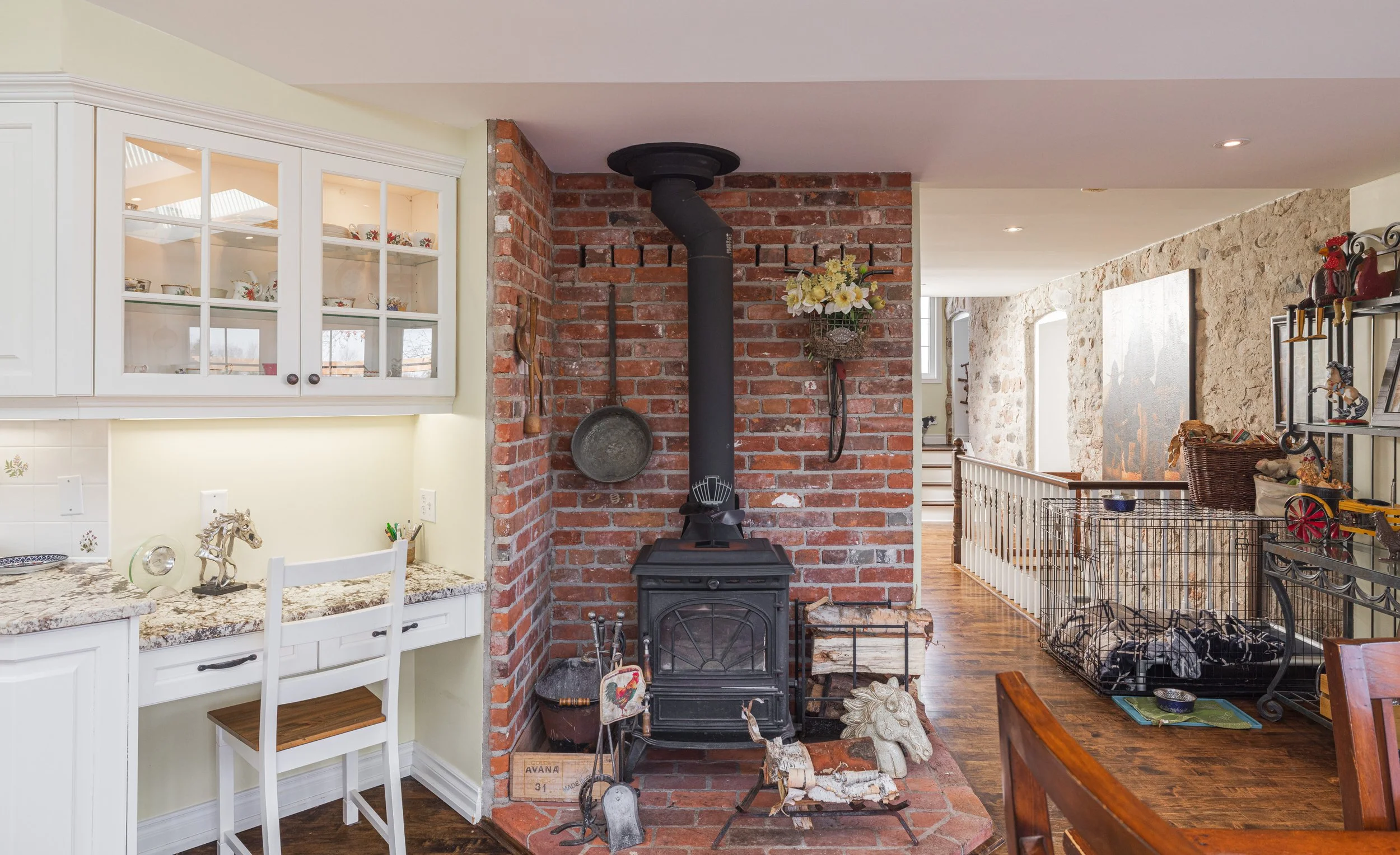 12- 5228 1ST LINE - ERIN - PHOTO- Mitch Hubble - Modern Movement Creative -November 24, 2025 .jpg