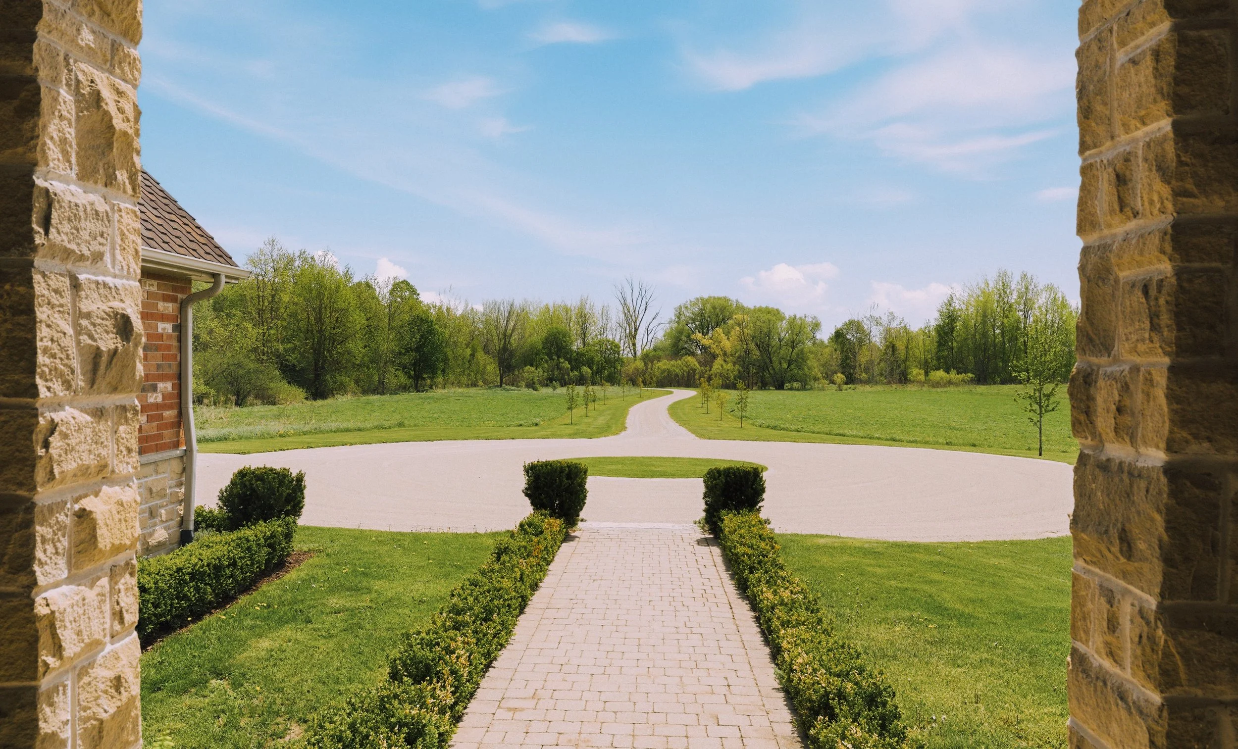 30-  7995 19th Sideroad - Schomberg - Modern Movement Creative Inc - PHOTOG- Mitch Hubble - May 20, 2026.jpg