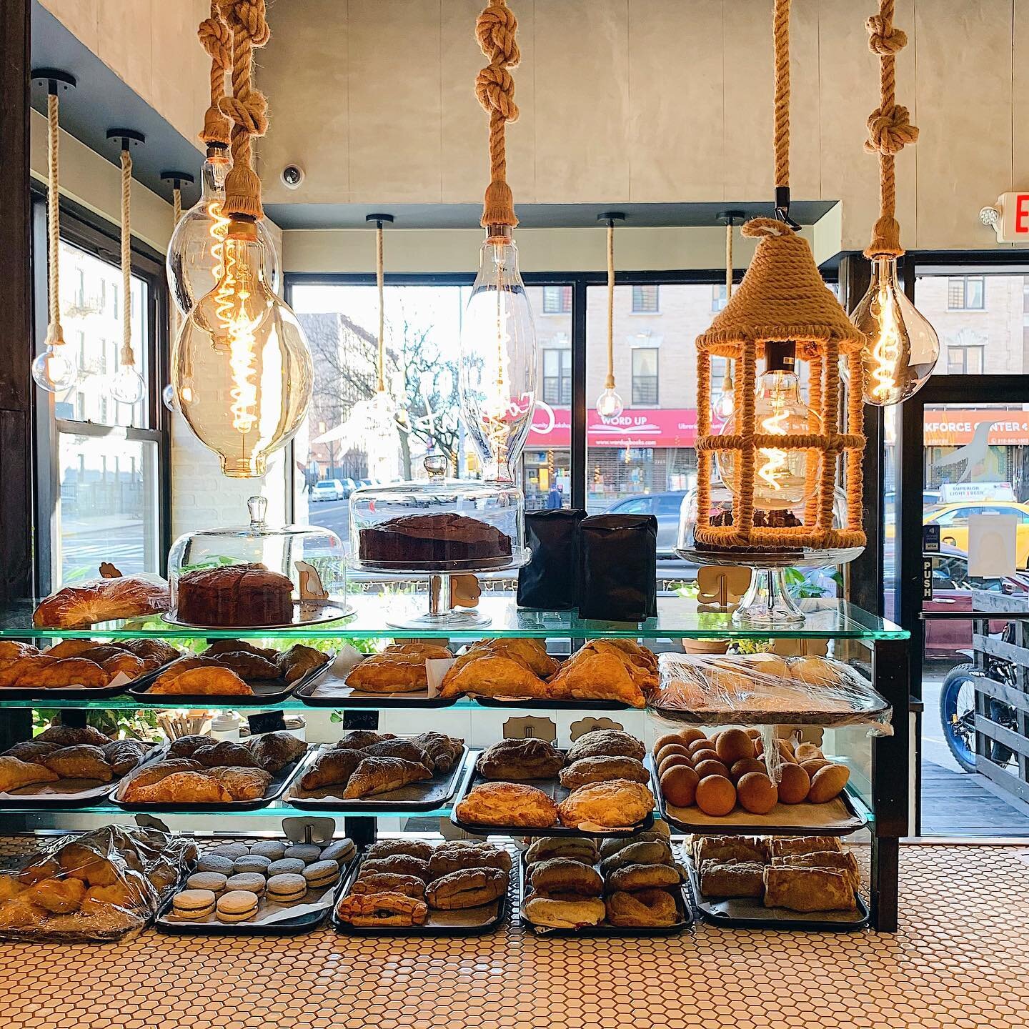 Our #bakery // #bakedgoods #fresh &amp; #daily 👩🏽&zwj;🍳 👨🏽&zwj;🍳 #salentonyc #colombian