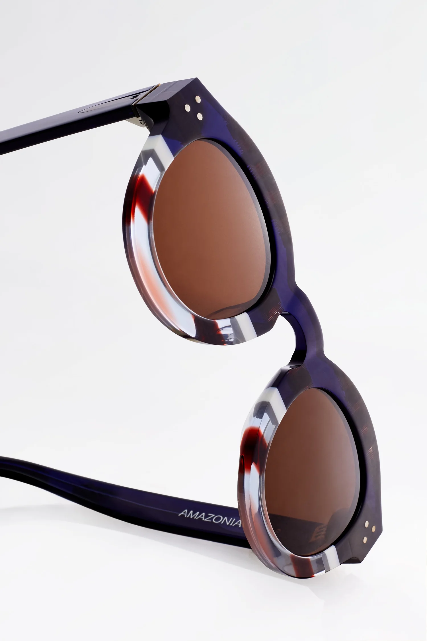 Enki Eyewear — Studio one