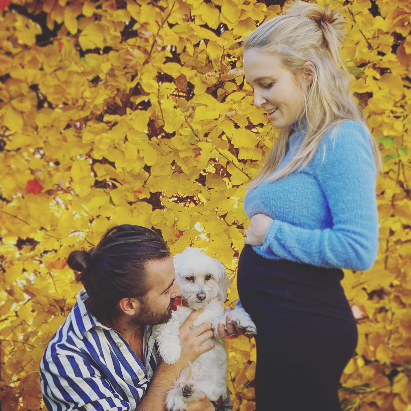 // me and my girls😍 @sabkern #stabi 
#babybelly #newbabygirl
.
.
.
.
.
got some names for her? 😋
