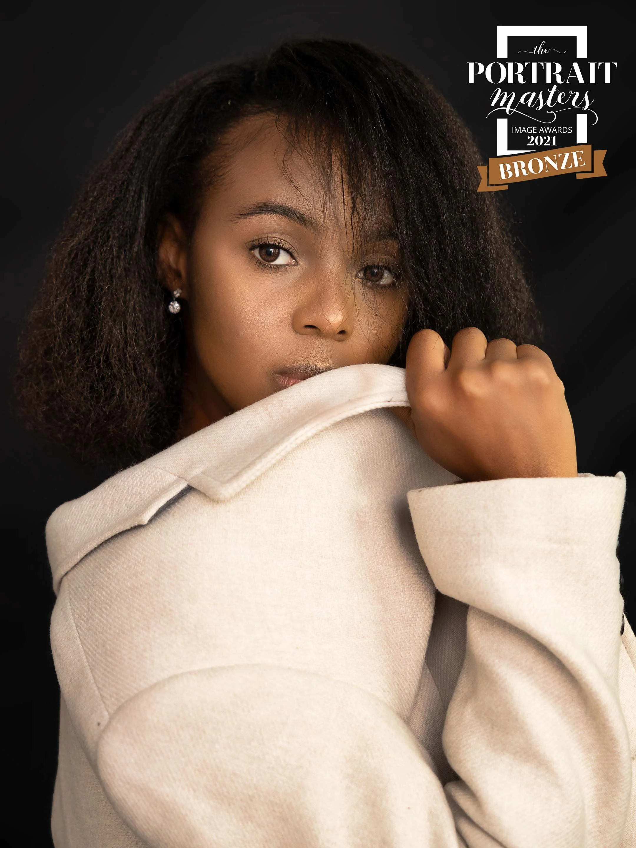 award winning female model headshot. taken by alberta photographer d2photo