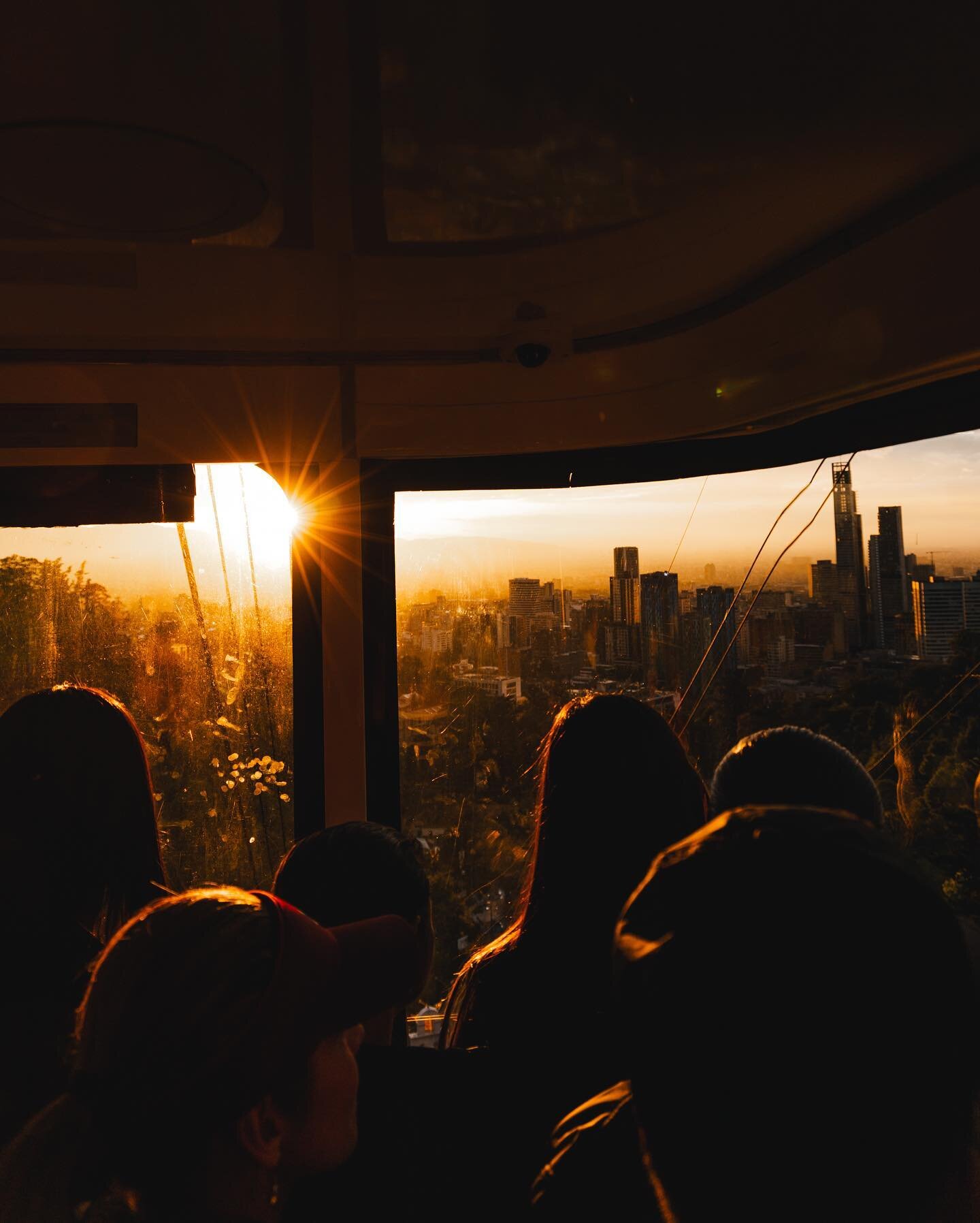 Bogot&aacute; 🚠🌞
.
.
.
.
@colombia.travel @colombia @cerromonserrate @monserrate_colombia @bogota_turismo @dutch.shooters #hellofrom #colombia #bogota #cerromonserrate