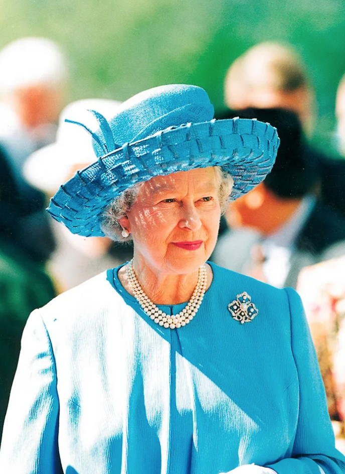 Queen Elizabeth II  Blue *.png