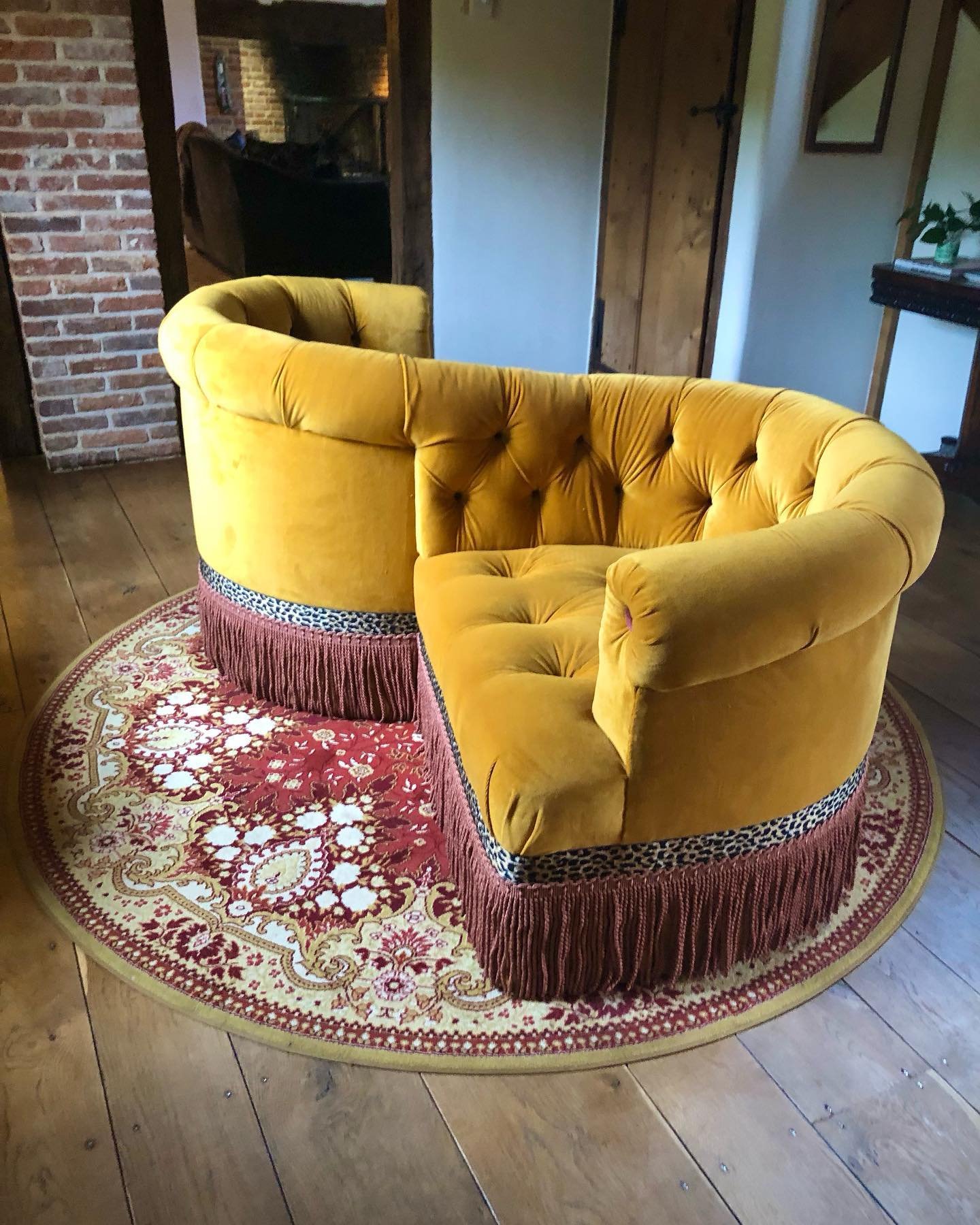 ✨ Love this Love Seat &hearts;️✨ Thank you so much to the amazing team at @upholsteryrocks @upholsteryshops for making this truly gorgeous piece. I had a vision of love&hellip;.. #interiorlove ✨
