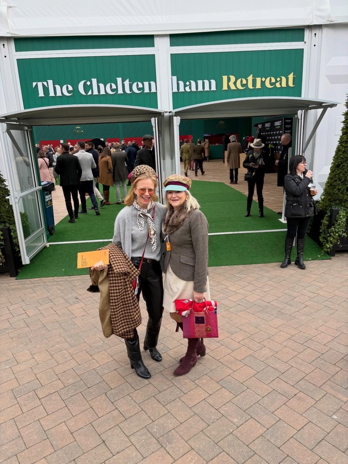 @cheltenhamraces Day 1 &amp; 2 with mum. We were missing a very important person but he was most definitely with us in the sky ✨🕊️🏇&hearts;️
