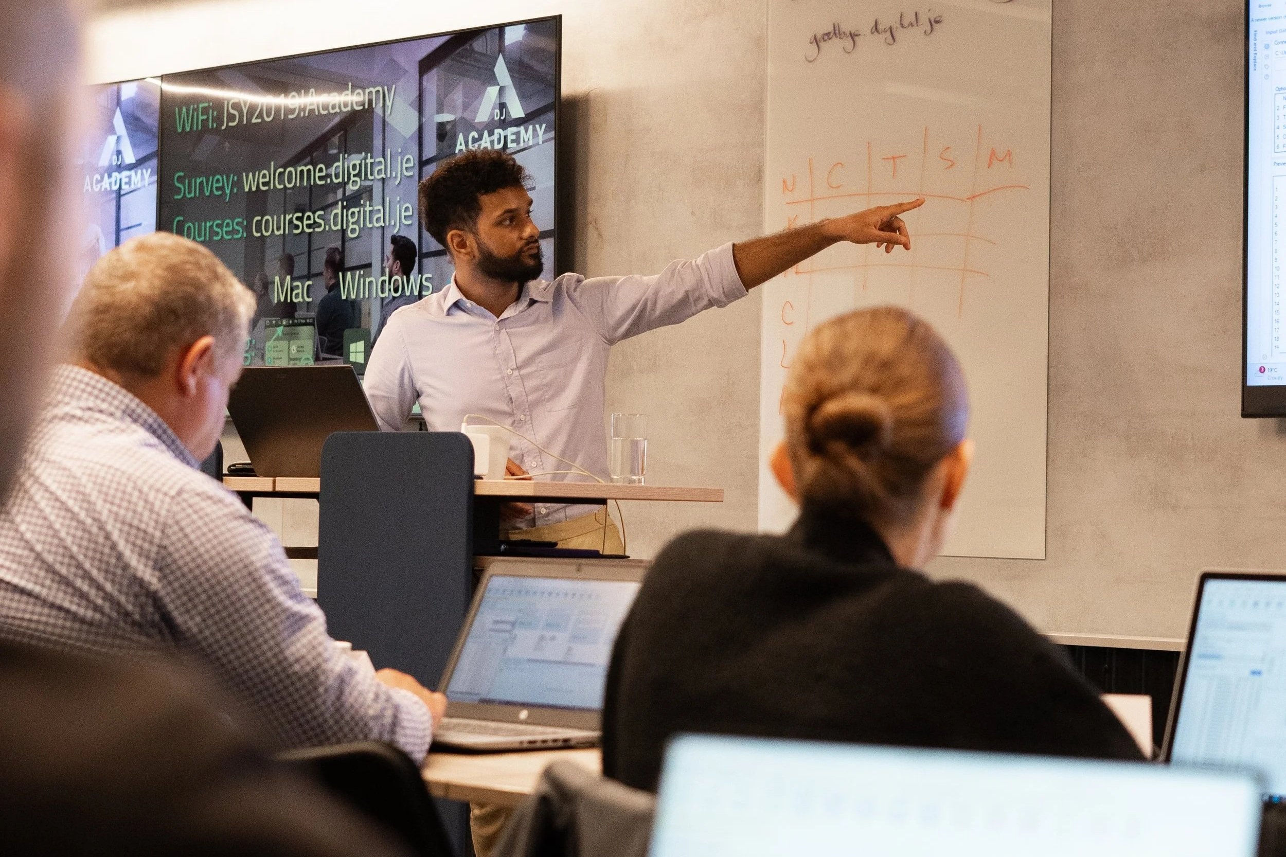 How We Train Teams on Alteryx: Best Practices from 1000+ Users