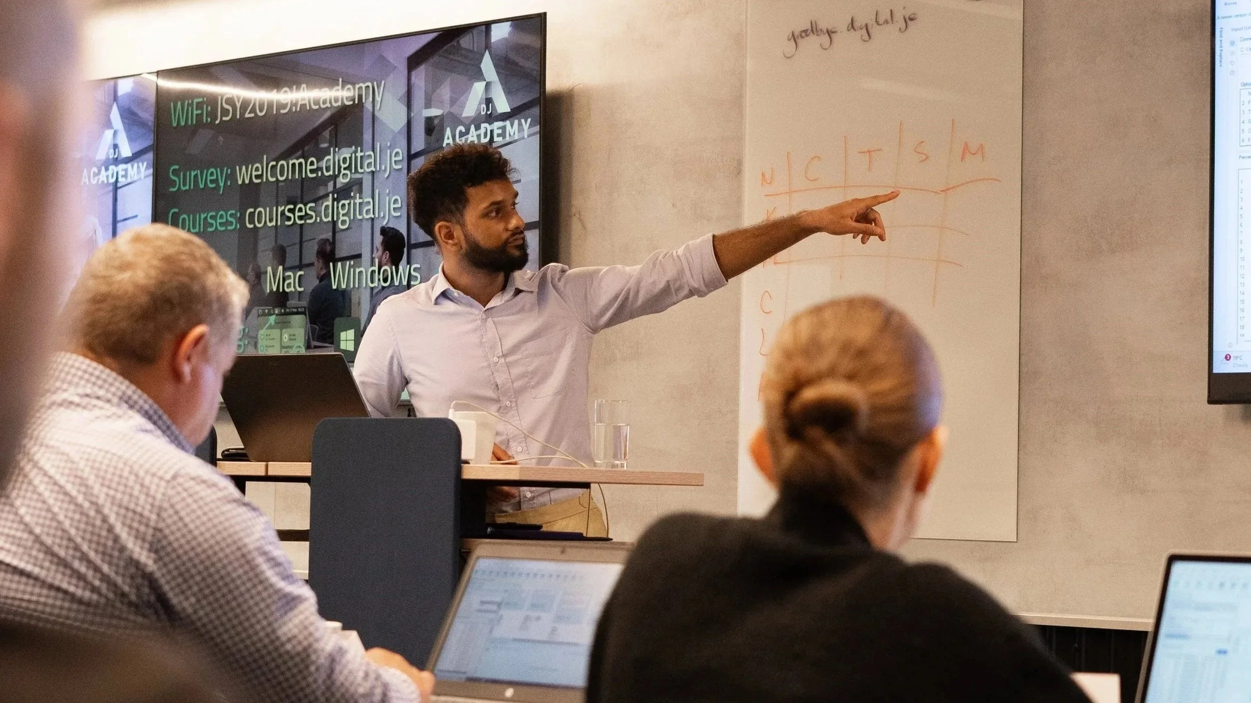 How We Train Teams on Alteryx: Best Practices from 1000+ Users