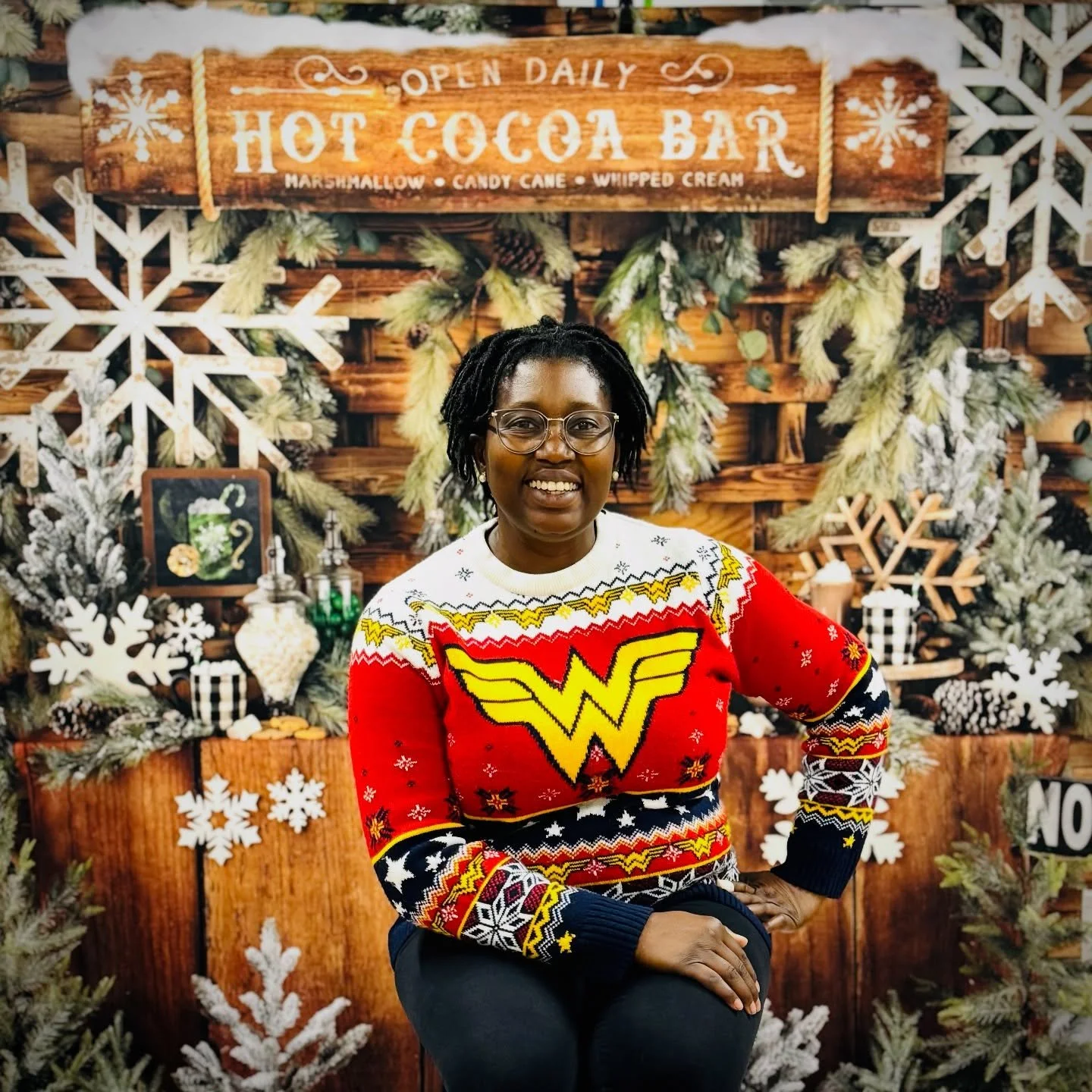 Just realized I NEVER ever posted about this! 

So, if anyone needs a last minute Christmas portrait, let me know! 

Holiday minis 
$100 | 15 mins | 5 images

11/30, 12/7 and mid week by appointment. Set up will be available now until 12/13.