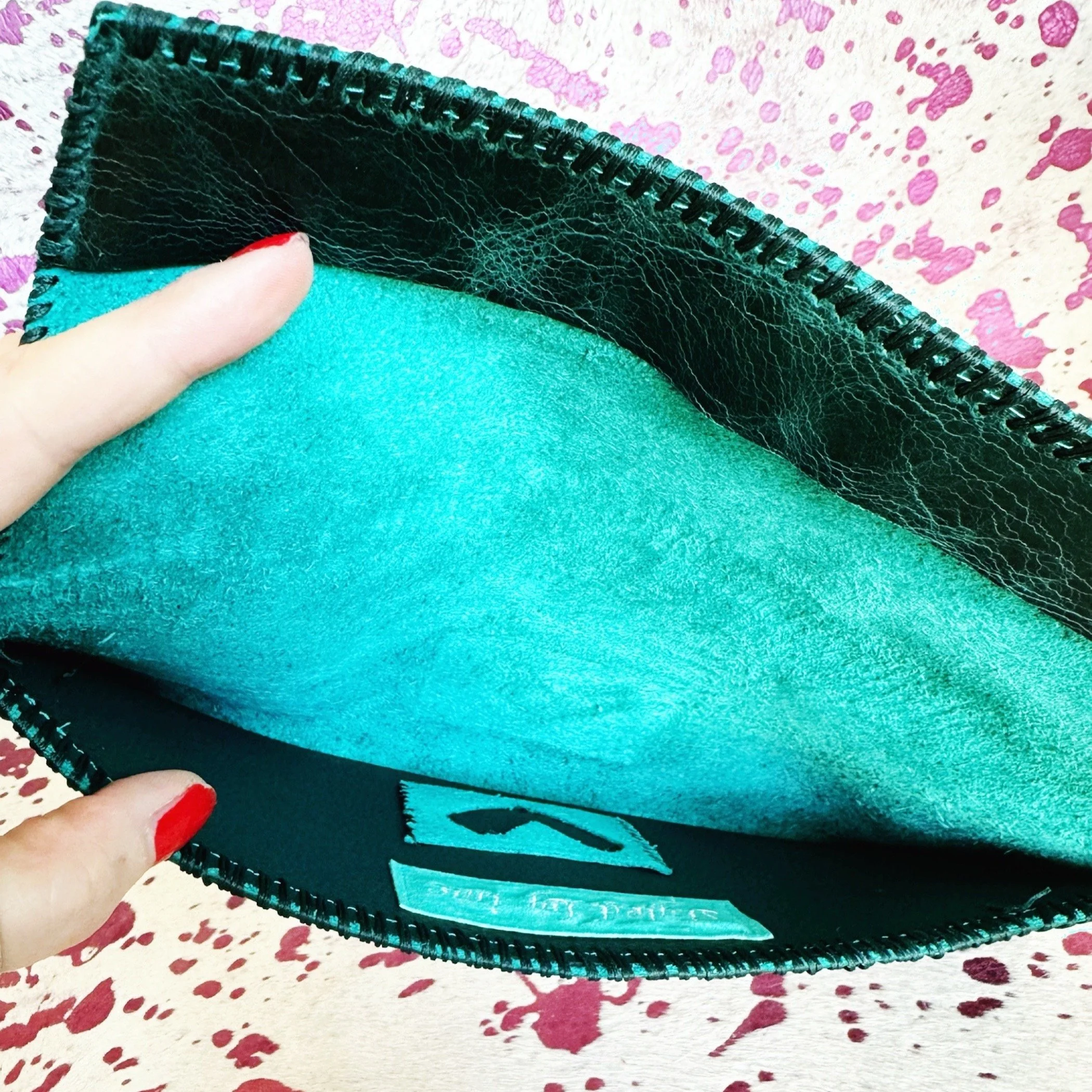 Interior: Emerald Leather/Teal Suede
