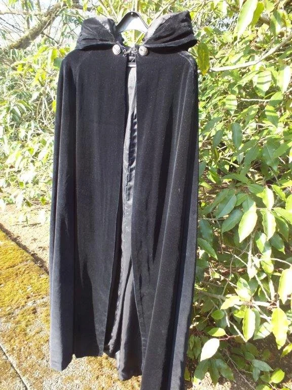 Vintage 1960s ladies black velvet full length cloak cape, Florence Flunder, size 12