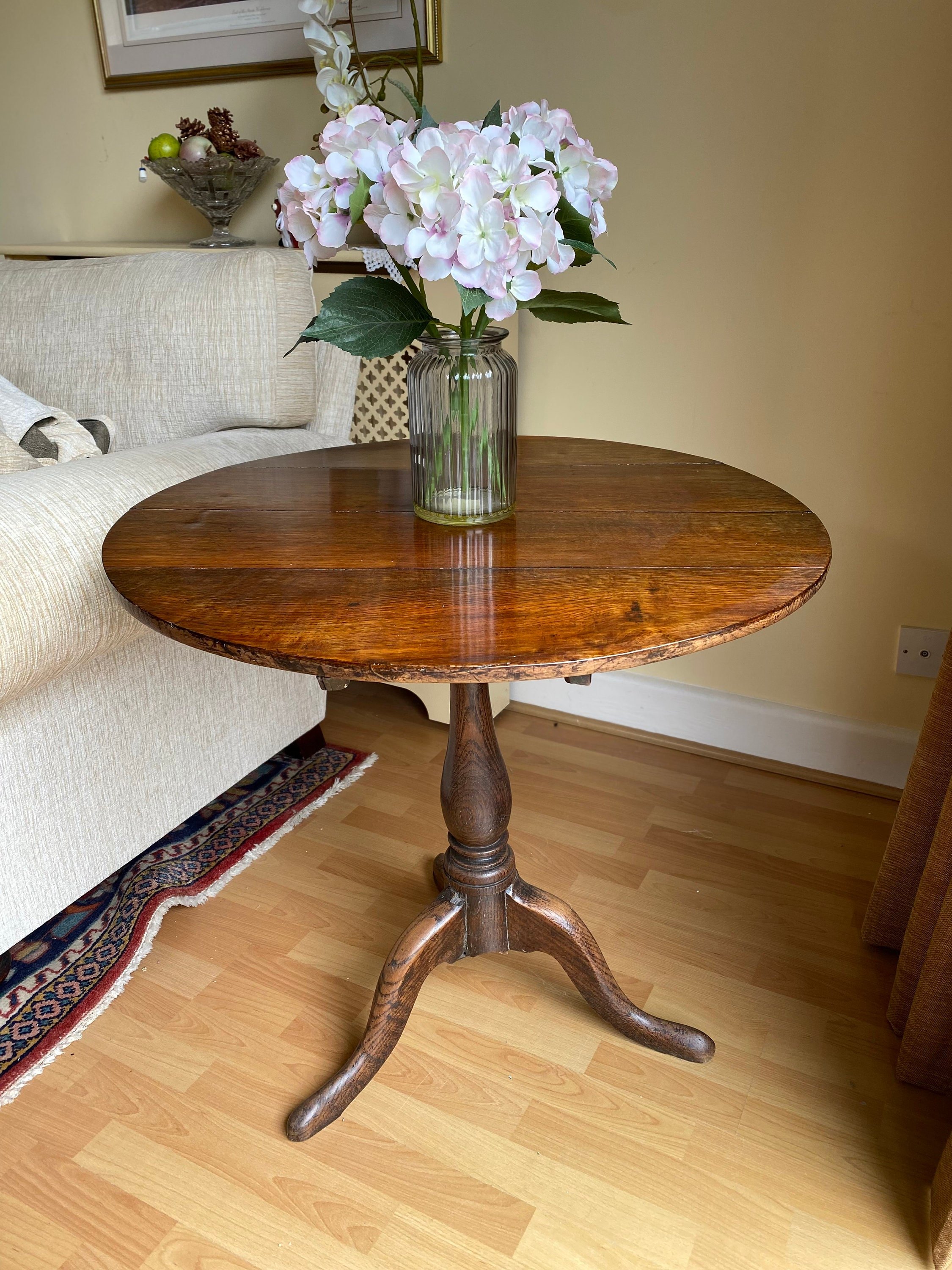 antique Victorian 1800s oak tilt and turn table pedestal folding side table